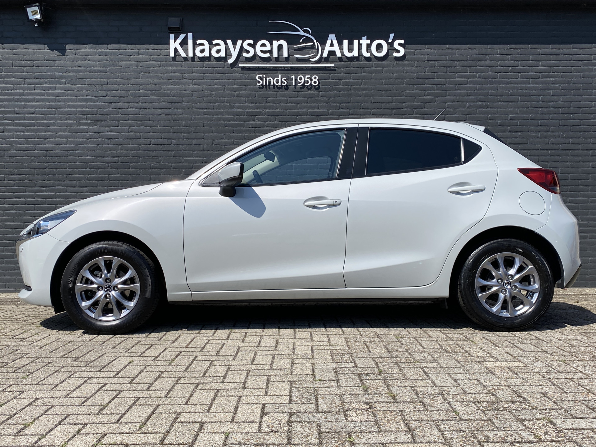 Mazda 2 1.5 Skyactiv-G Comfort | 1e eigenaar | dealer onderh. | navigatie | stoelverw. | cruise control | apple carplay