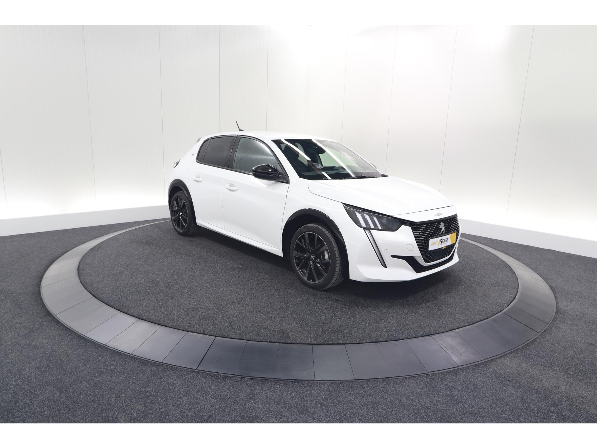 Peugeot 208 PureTech 100 GT | Camera | Navigatie | Sfeerverlichting | Apple Carplay | Parkeersensoren