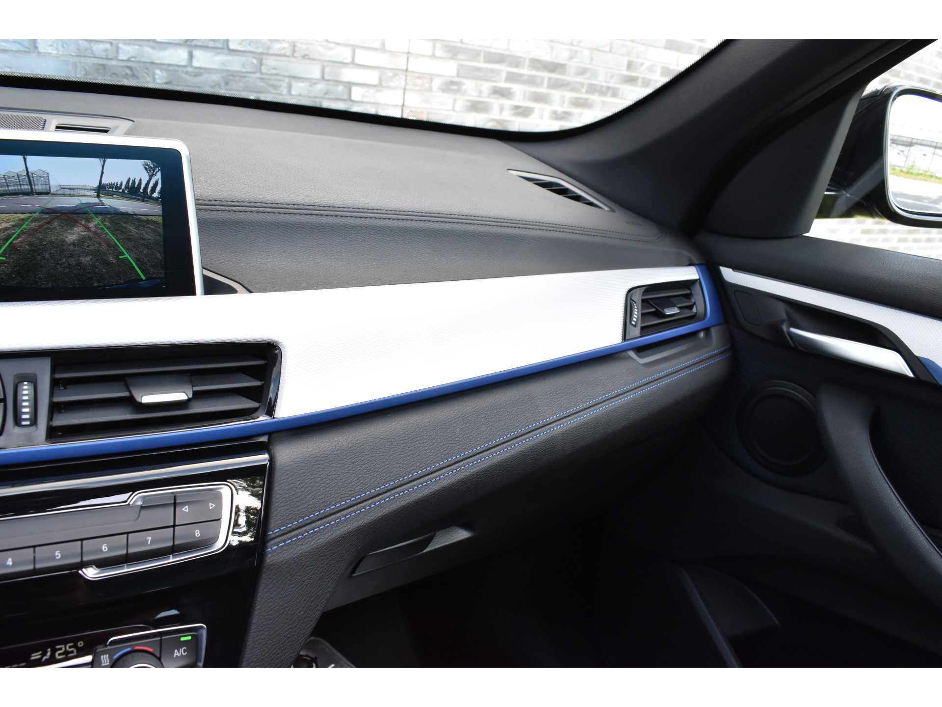 BMW X1 sDrive18i M-Pakket Carplay/Navi Panoradak Automaat Led Stoelverwarming