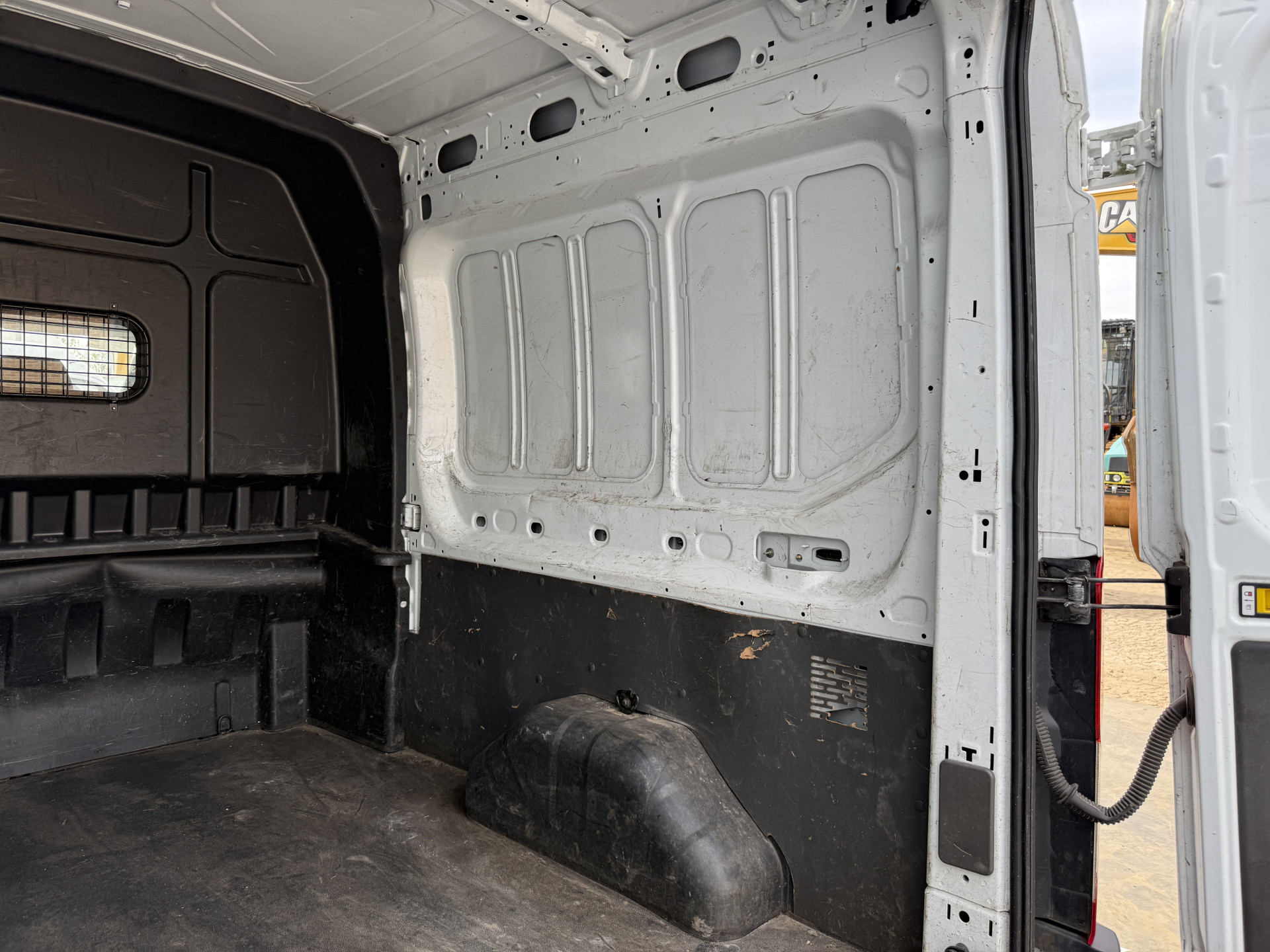 Ford Transit DC 2.0 TDCI L3H2 130PK 6-persoons Dubbele cabine L3H2 Trekhaak Parkeersensoren voor