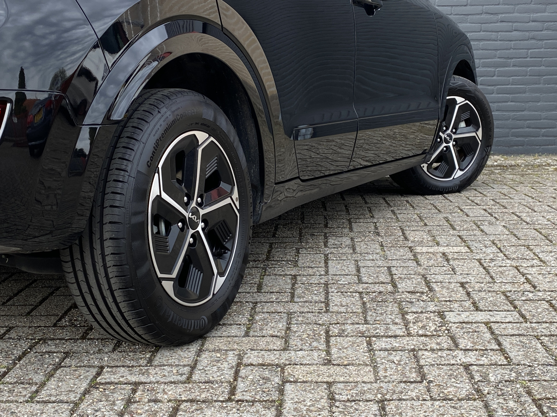 Kia Niro 1.6 GDi PHEV 184 pk DynamicLine AUT. | 1e eigenaar | navigatie | adaptieve cruise | camera | 2 laadkabels | keyless entry
