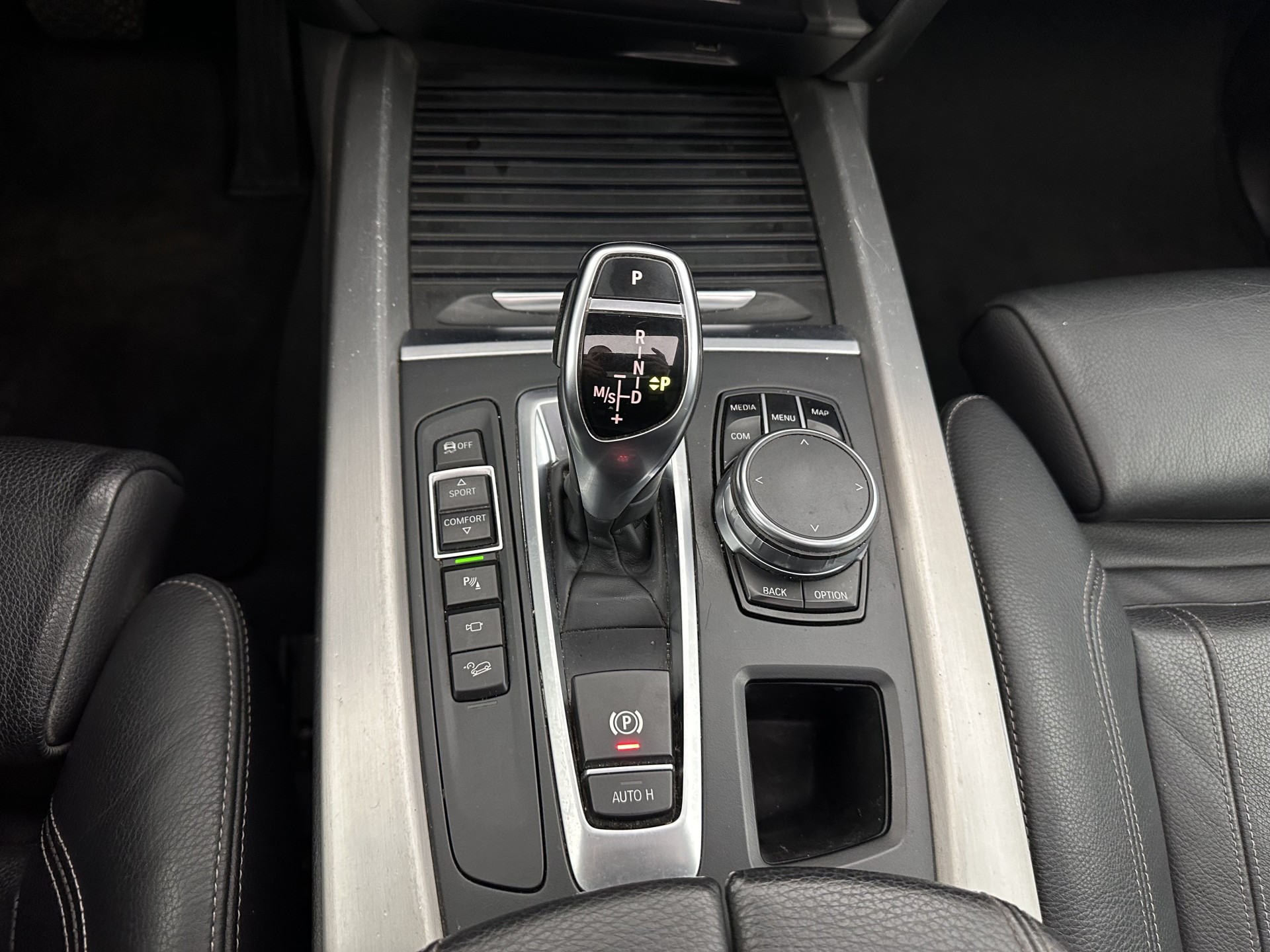 BMW X5 xDrive30d M-Sport High Executive (INCL-BTW) Aut. *PANO | FULL-LED | SOFTCLOSE | LEATHER | TOPVIEW | BLINDSPOT | HARMAN/KARDON | MEMORY-PACK | AMBIENTLIGHT | KEYLESS | DAB+ | HEATED-COMFORTSEATS | TOWBAR | 20"ALU*