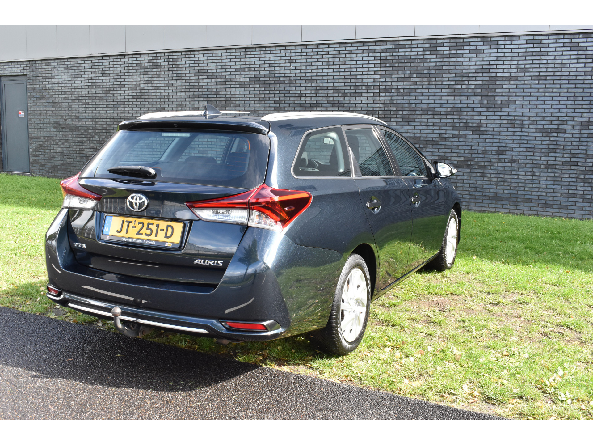 Toyota Auris Touring Sports 1.2T Aspiration Limited Navi Trekhaak Parkeer camerafoto’s volgen