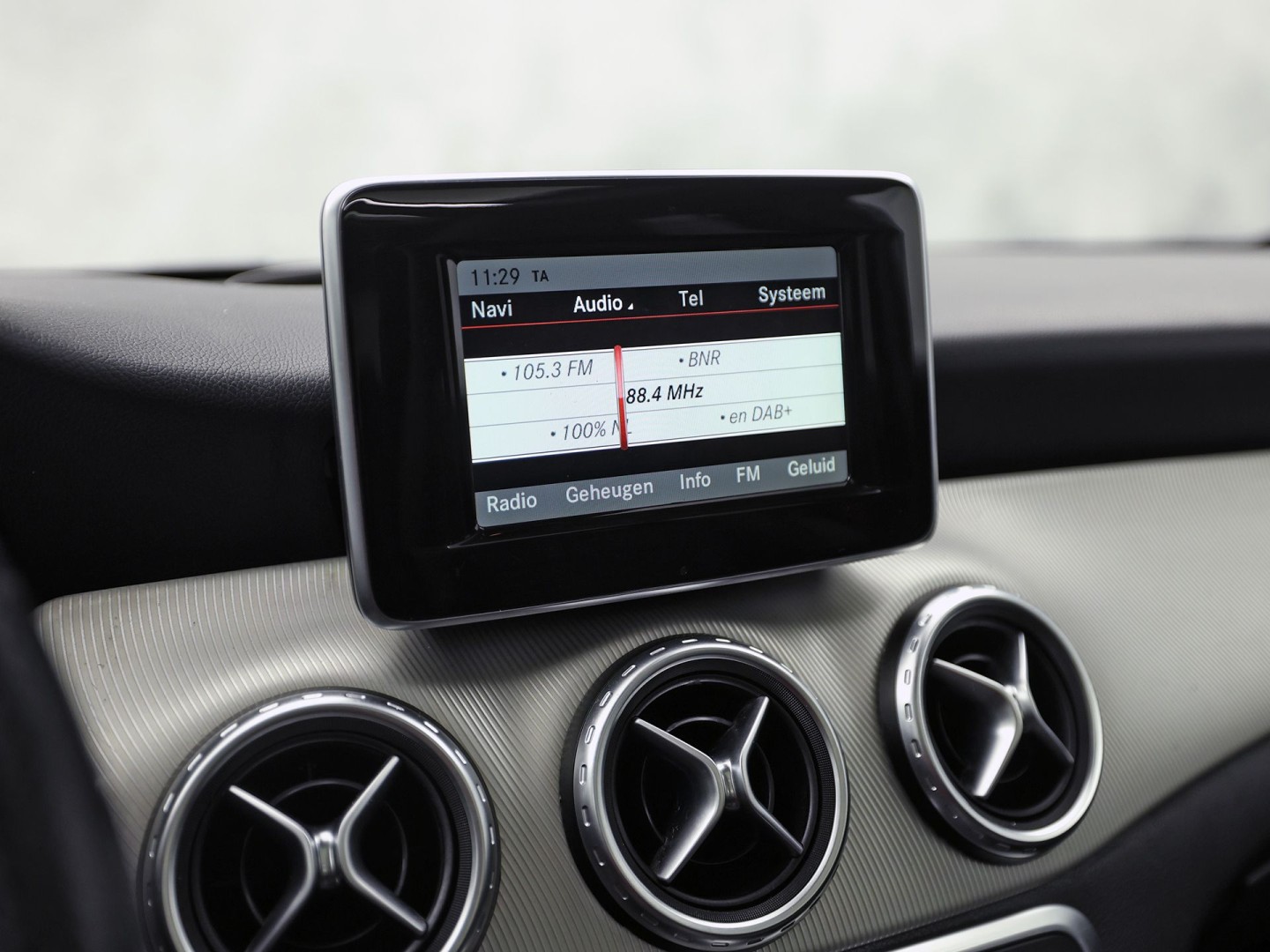 Mercedes-Benz GLA 250 250 4Matic AMG Edition 1 Sport Automaat (PANORAMADAK, CLIMATE, SPOILER, RODE GORDELS, SPORTSTOELEN, STOELVERWARMING, GETINT GLAS, NIEUWSTAAT)