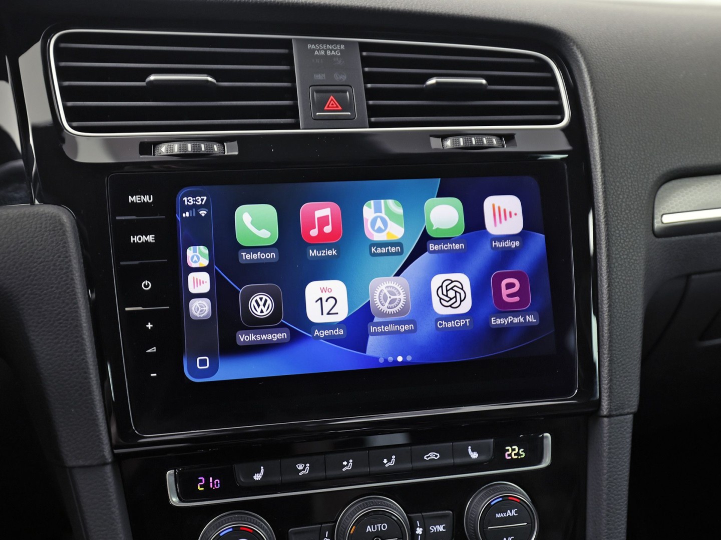 Volkswagen Golf 2.0 TSI GTI Performance 245Pk Automaat (VIRTUAL COCKPIT, APPLE CARPLAY, GROOT NAVI, MODE KNOP, DYNAUDIO, CAMERA, STOELVERWARMING, ADAPTIVE CRUISE, DODEHOEK DETECTOR, NIEUWSTAAT)