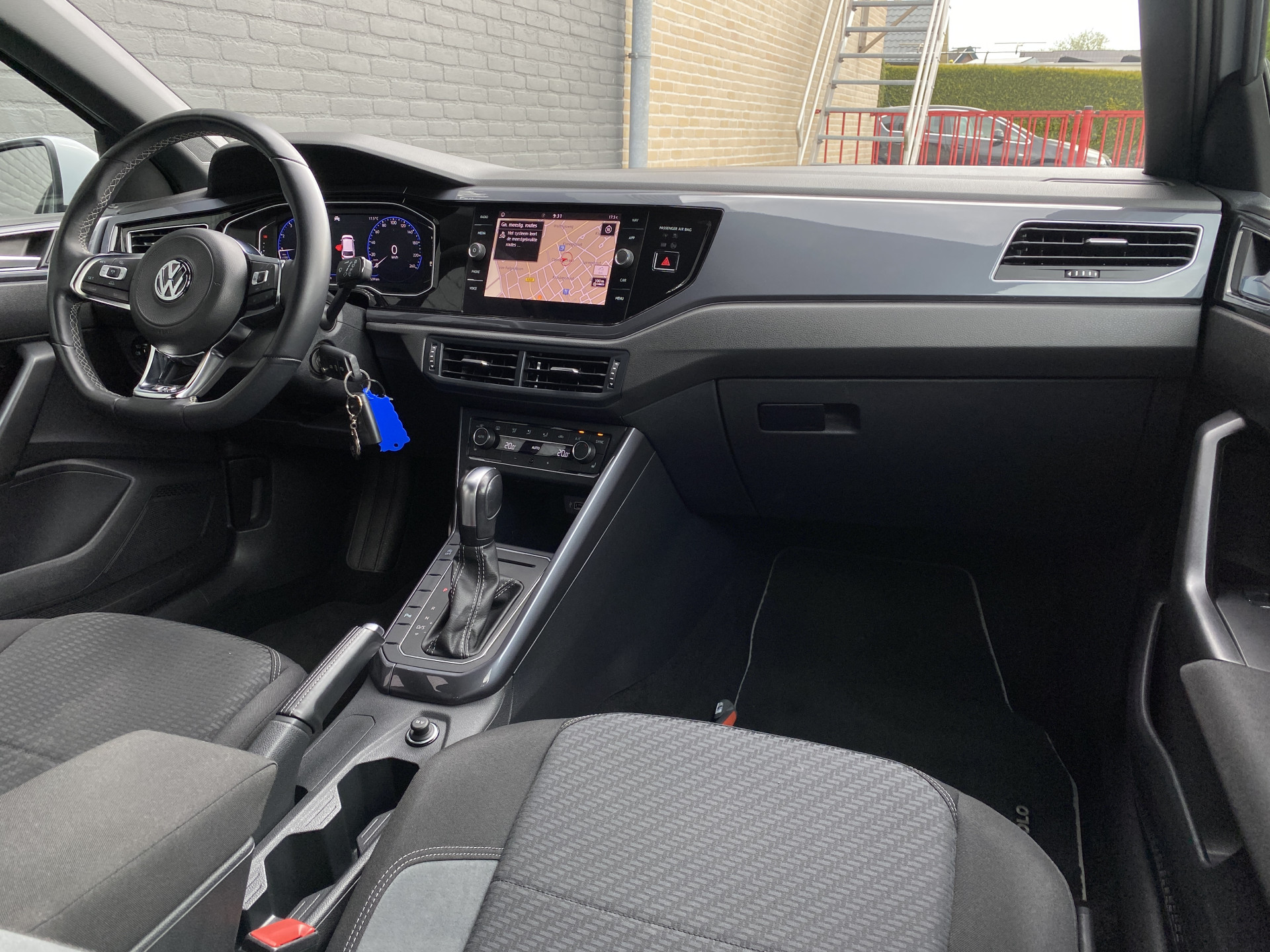 Volkswagen Polo 1.0 TSI R Line 116 pk AUT. | 1e eigenaar | 2x R Line | navigatie | virtual cockpit | stoelverwarming | sportstoelen