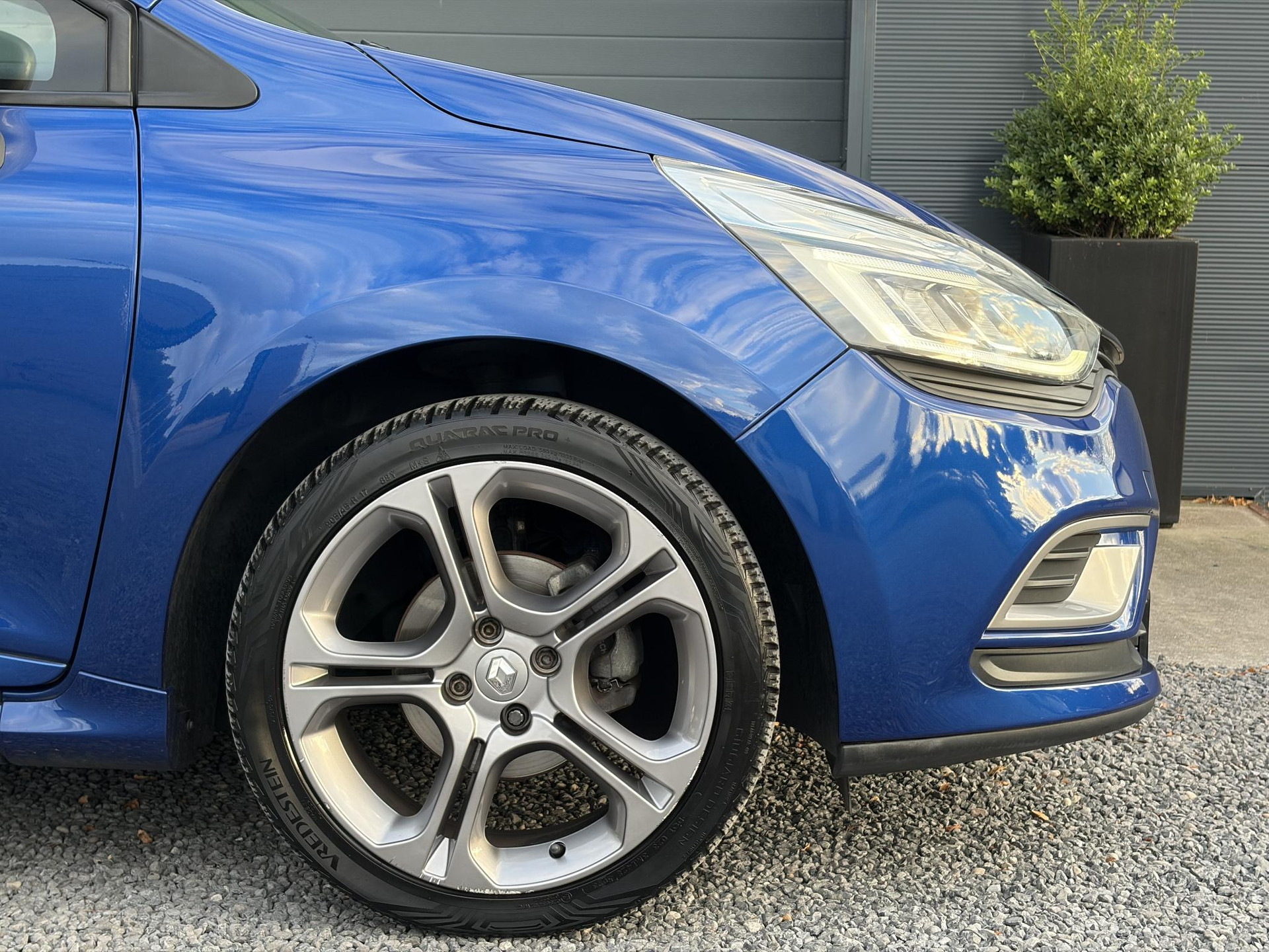 Renault Clio 1.2 TCe GT-Line Automaat l Navi l Keyless l Clima l Cruise l 120pk l 2e Eigenaar l N.A.P. l Pdc l 17''Lmv l Apk tot 03-2027