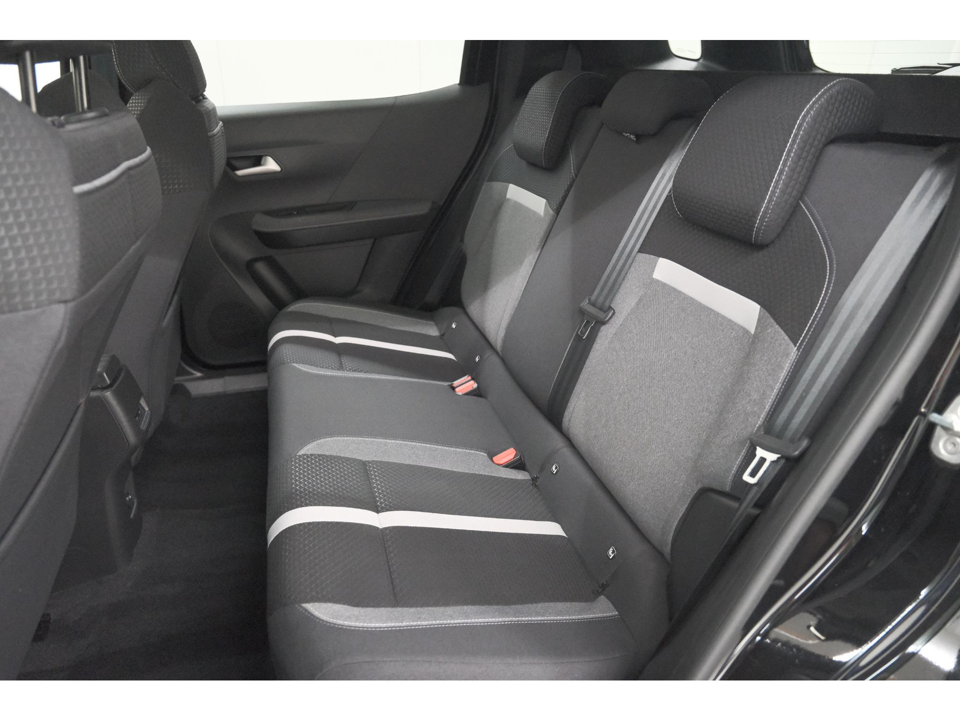 Opel Frontera 1.2 Turbo Hybrid 136 GS | Allseason Banden | Comfort Pakket | Navigatie | Dodehoekdetectie