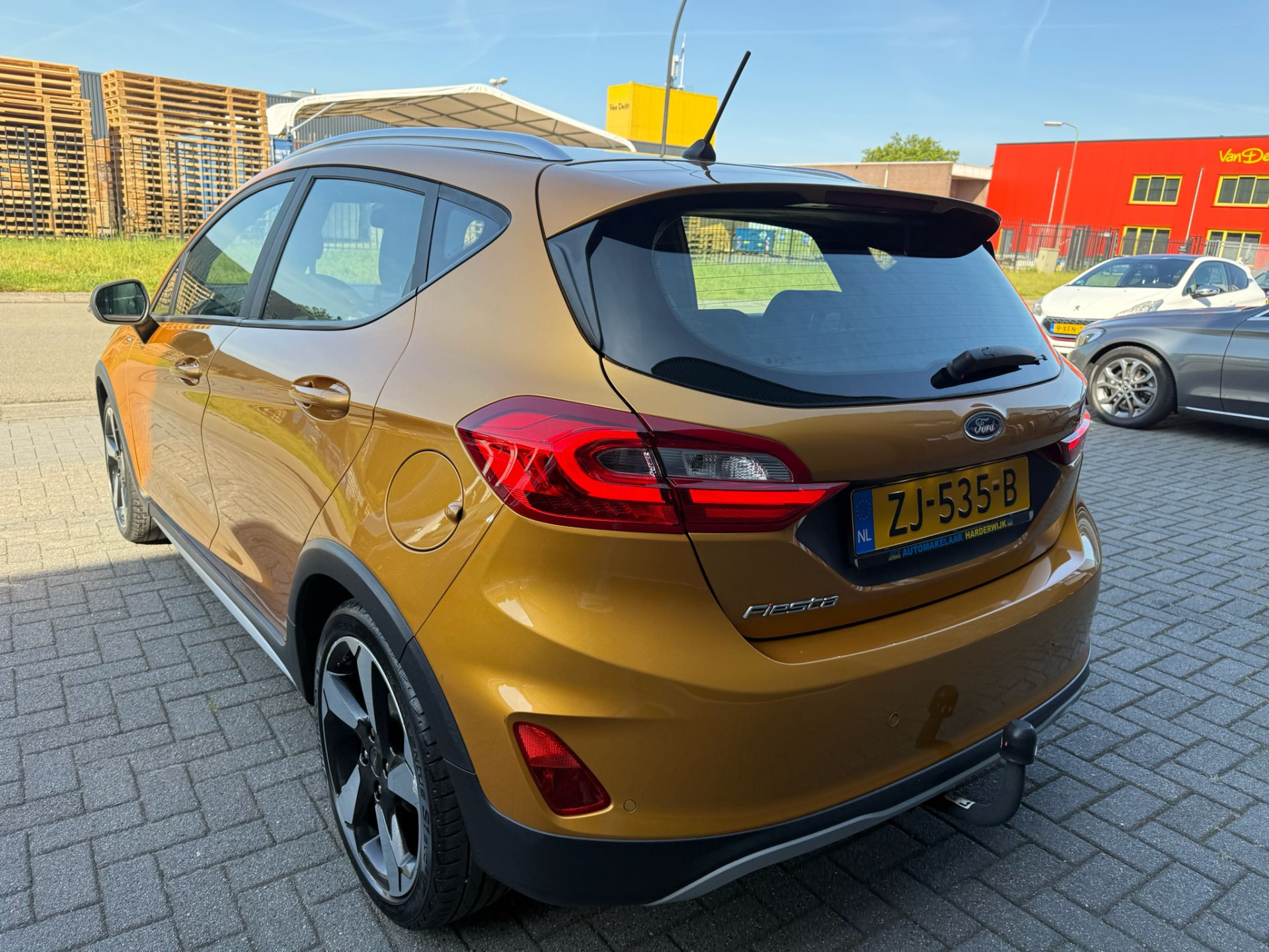 Ford Fiesta 1.0 EcoBoost Active First Edition | 2E EIGENAAR | 3/6/12MND GARANTIE | AIRCO | CRUISE | DAB | CARPLAY | TREKHAAK | NAVI |