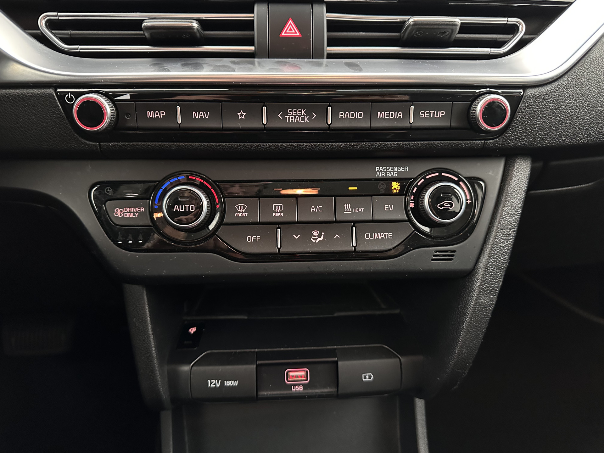 Kia e-Niro ExecutiveLine 64 kWh [ 3-Fase ] {SOH-100%} (INCL-BTW)  Aut.*HEATPUMP | LEATHER | FULL-LED | NAVI-FULLMAP | ADAPTIVE-CRUISE | CAMERA | MEMORY-PACK | LANE-ASSIST | KEYLESS | DIGI-COCKPIT | PRIVACYGLASS | SHIFTPADDLES | 17"ALU*