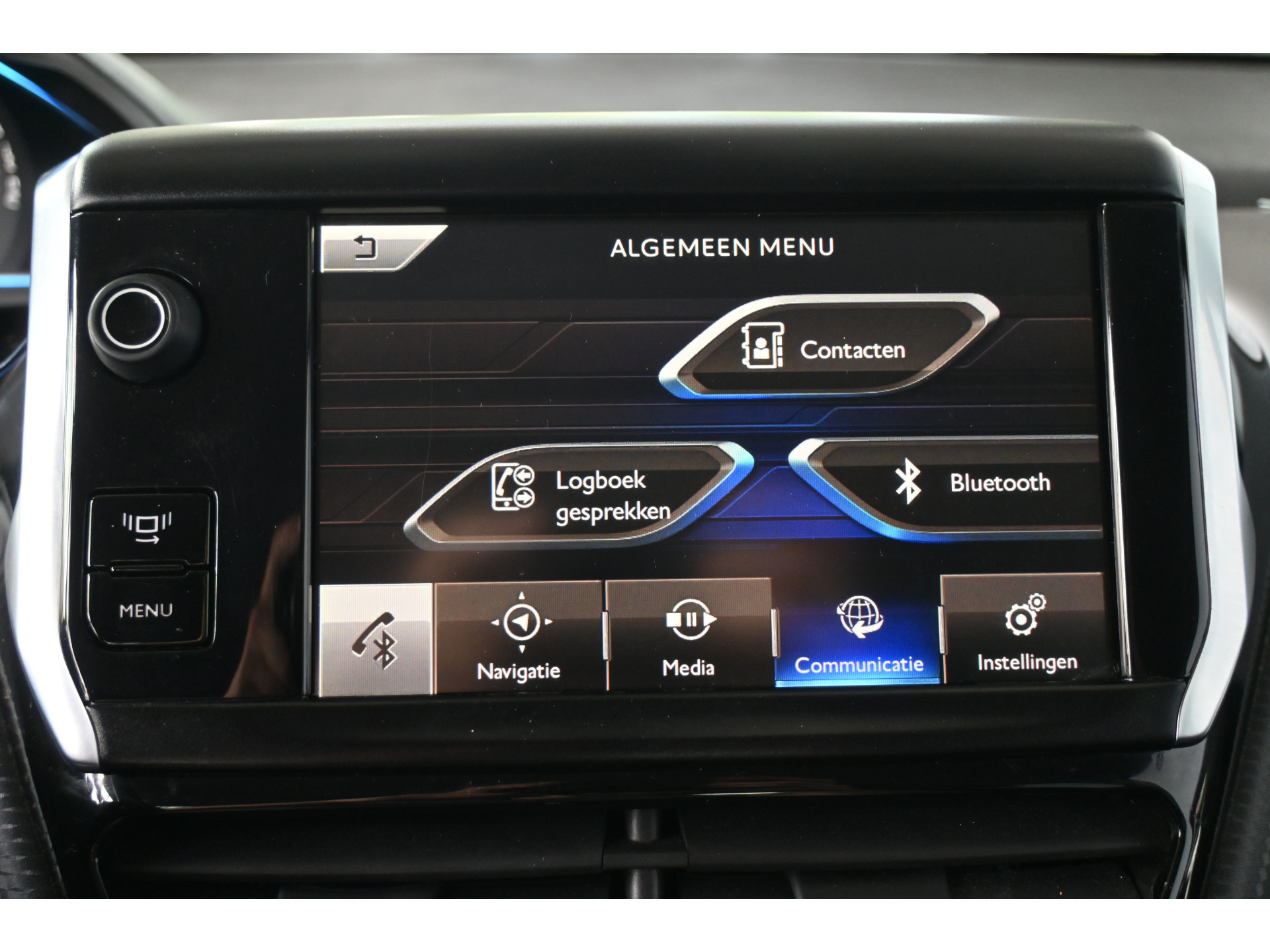 Peugeot 2008 1.6 e-HDi Blue Lease Executive Nap! Clima Navigatie Cruise control Lichtmetaal 100% Onderhouden! Inruil Mogelijk!