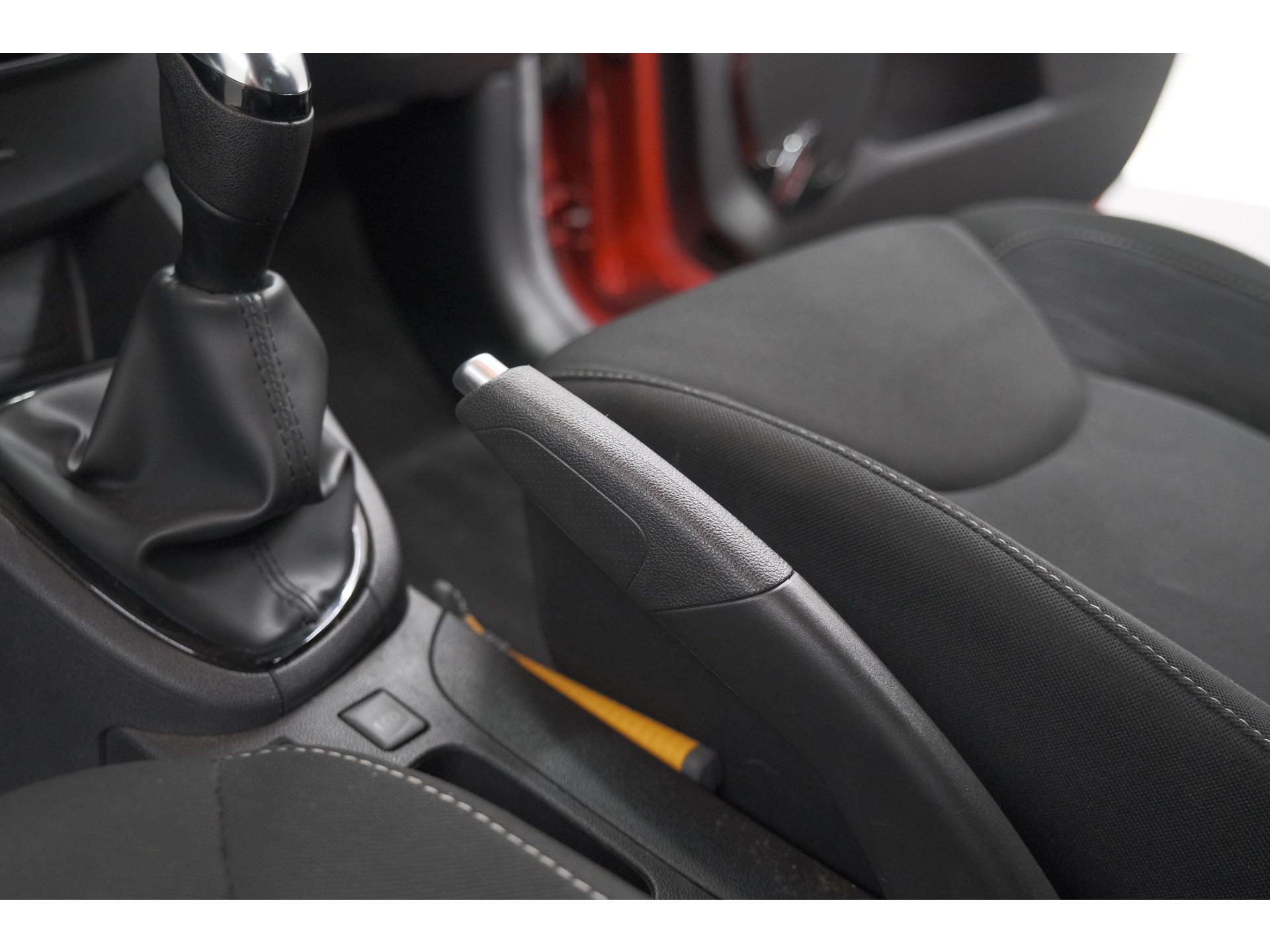 Renault Clio TCe 90 Limited | Trekhaak | Parkeersensoren | Navigatie