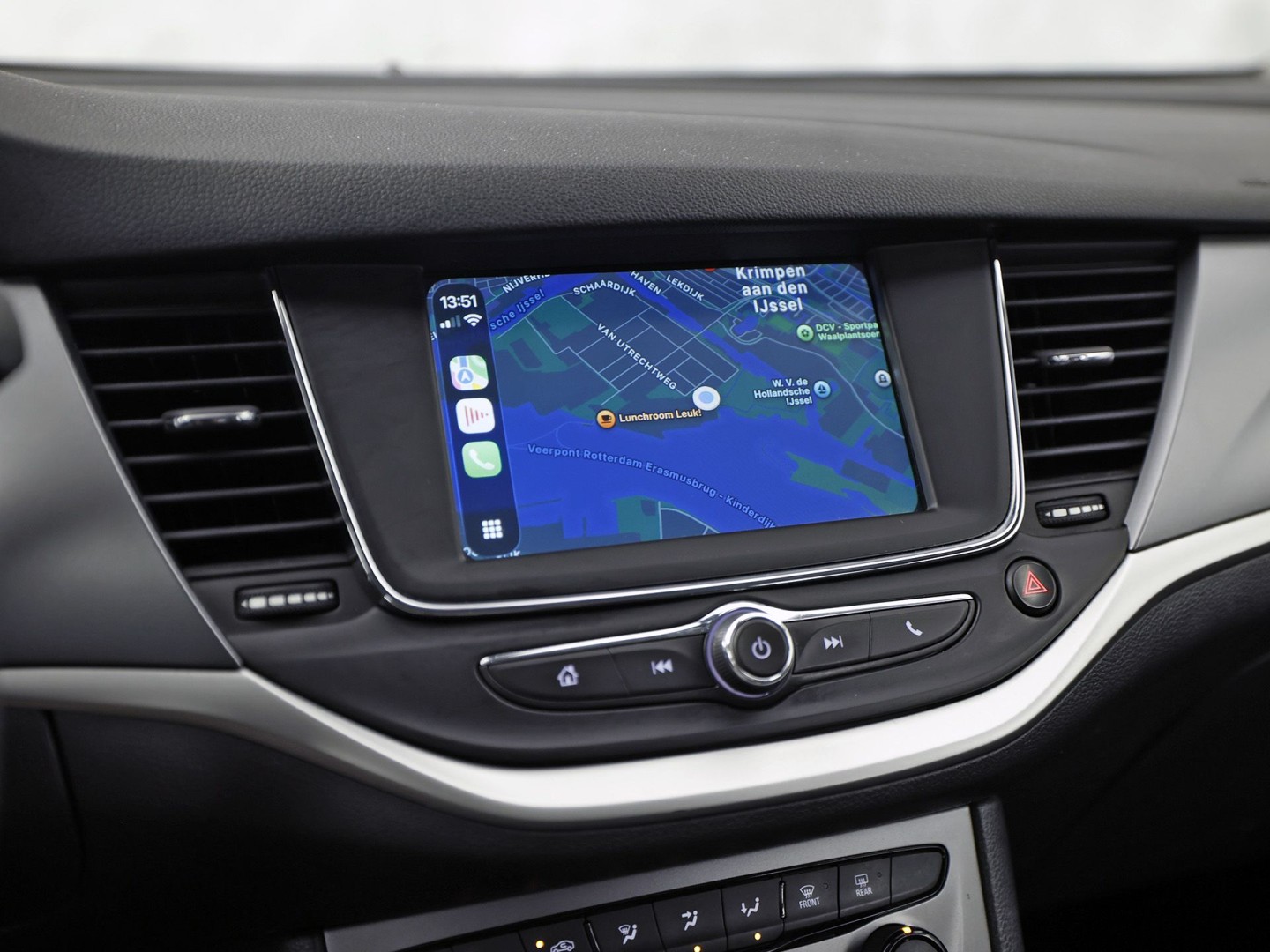 Opel Astra Sports Tourer 1.0 Turbo 120 Jaar Edition (APPLE CARPLAY, NAVIGATIE, LM VELGEN, PARKEERSENSOREN, SPORTSTOELEN, CRUISE, NIEUWE APK, NIEUWSTAAT)