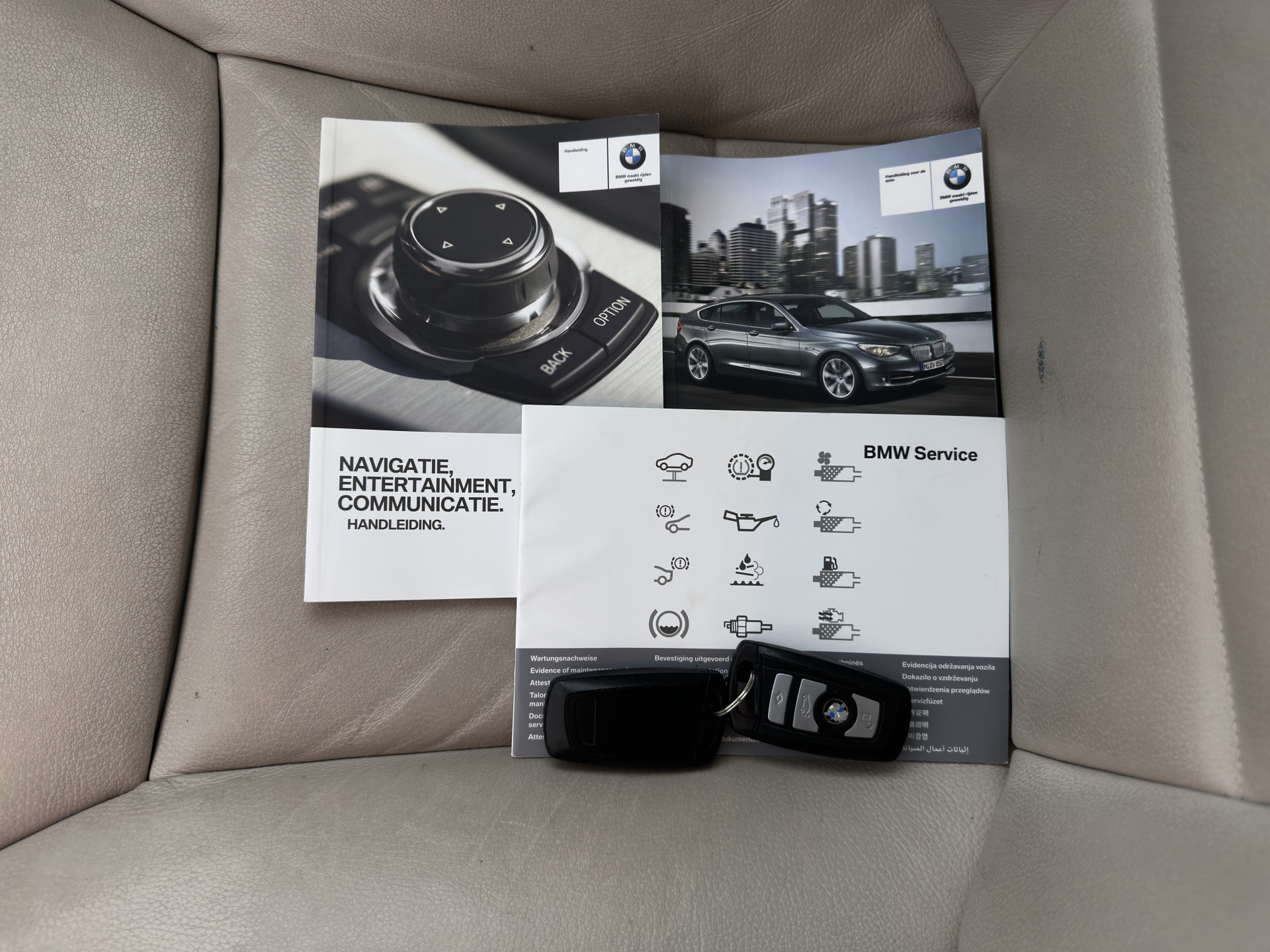 BMW 5-serie Gran Turismo 520d High Executive Aut. *HEAD-UP | ADAPTIVE-CRUISE | LUXURY-LEATHER | XENON | MEMORY-PACK | TOP-VIEW | HIFI-SOUND | NAVI-FULLMAP | ECC | PDC*