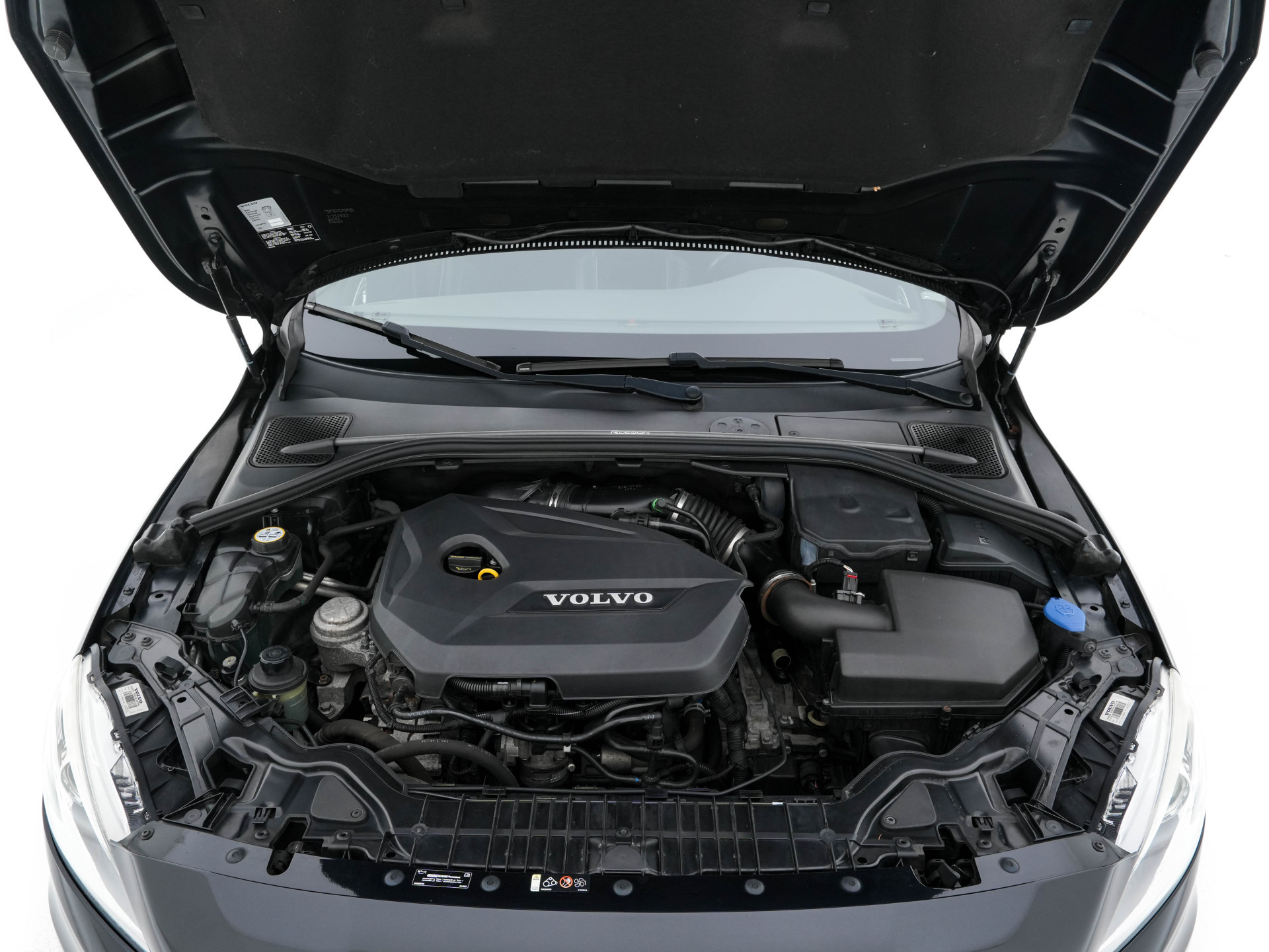 Volvo S60 1.6 T3 R-Design Summum Aut. *LEATHER-MICROFIBRE | NAVI-FULLMAP | SPORT-SEATS | ECC | PDC | CRUISE | 18''ALU*