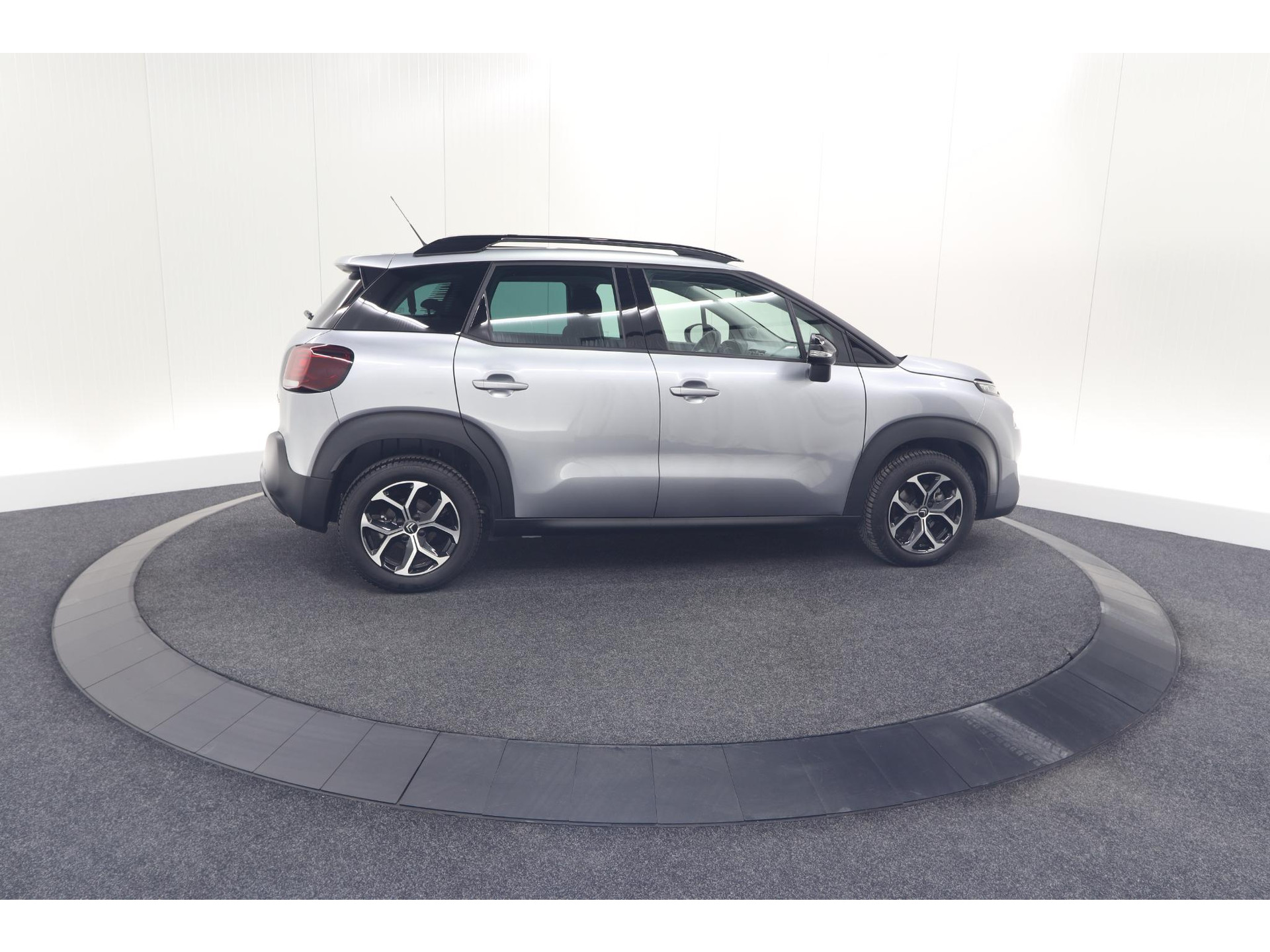 Citroen C3 Aircross PureTech 130 EAT6 Max | Allseason Banden | Parkeersensoren | Navigatie | Apple Carplay