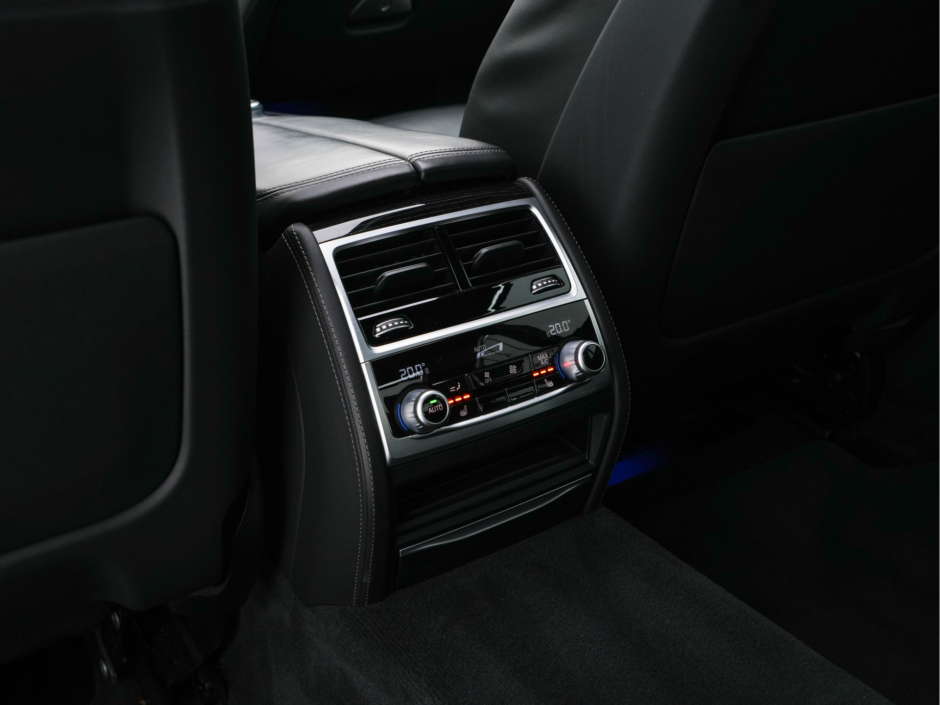 BMW 7-serie 750i Long M-Aerodynamic xDrive High Executive Aut. *PANO | DESIGN-LEATHER | LASER-LED | SOFTCLOSE |TOPVIEW | HARMAN/KARDON-SOUND | MEMORY-PACK | NAVI-FULLMAP | KEYLESS | ADAPTIVE-CRUISE | HEAD-UP | MASSAGE/HEATED/COOLED-COMFORT-SEATS | .