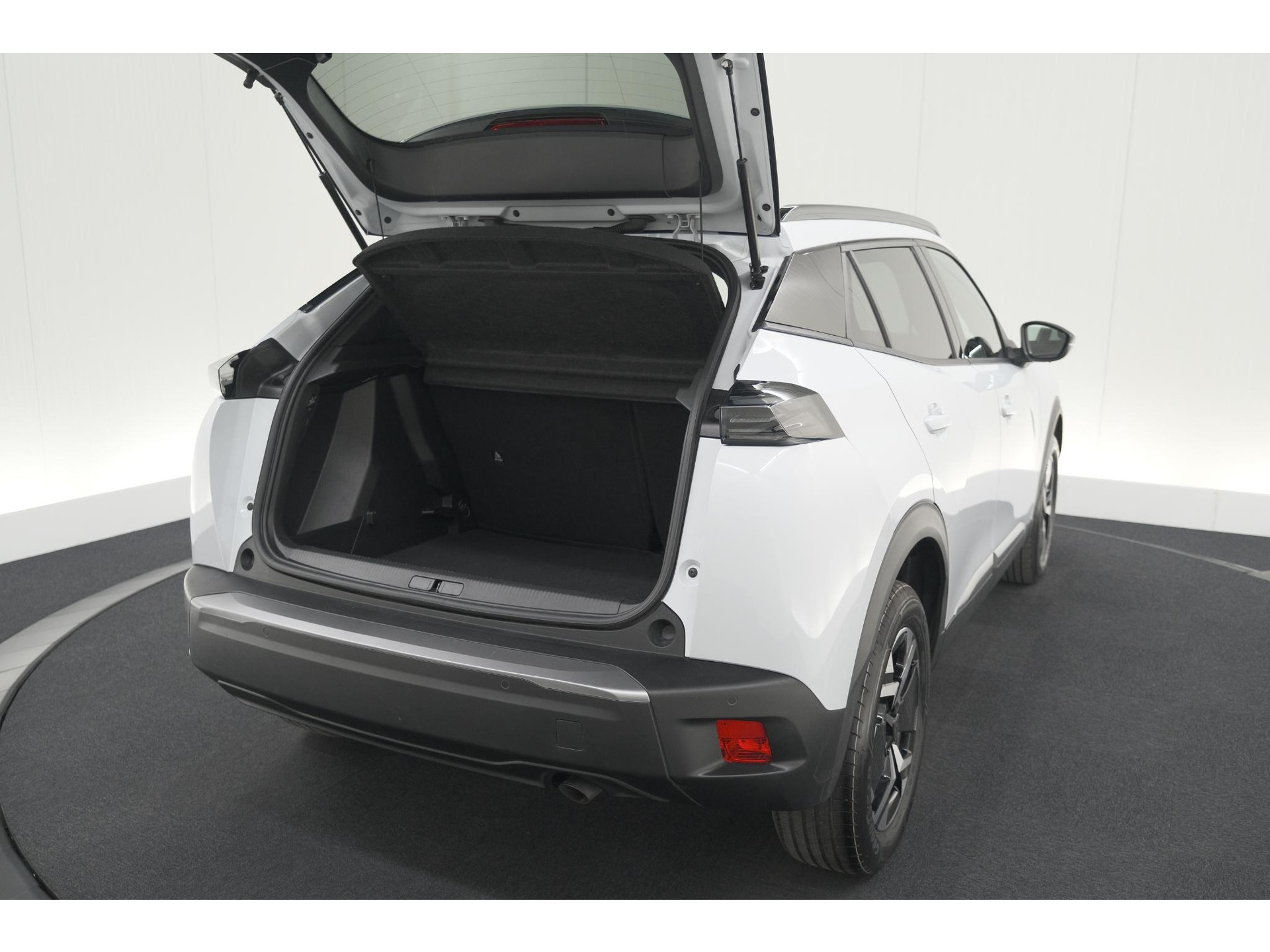 Peugeot 2008 PureTech 100 Allure | Apple Carplay | Parkeersensoren | Climate Control | Cruise Control