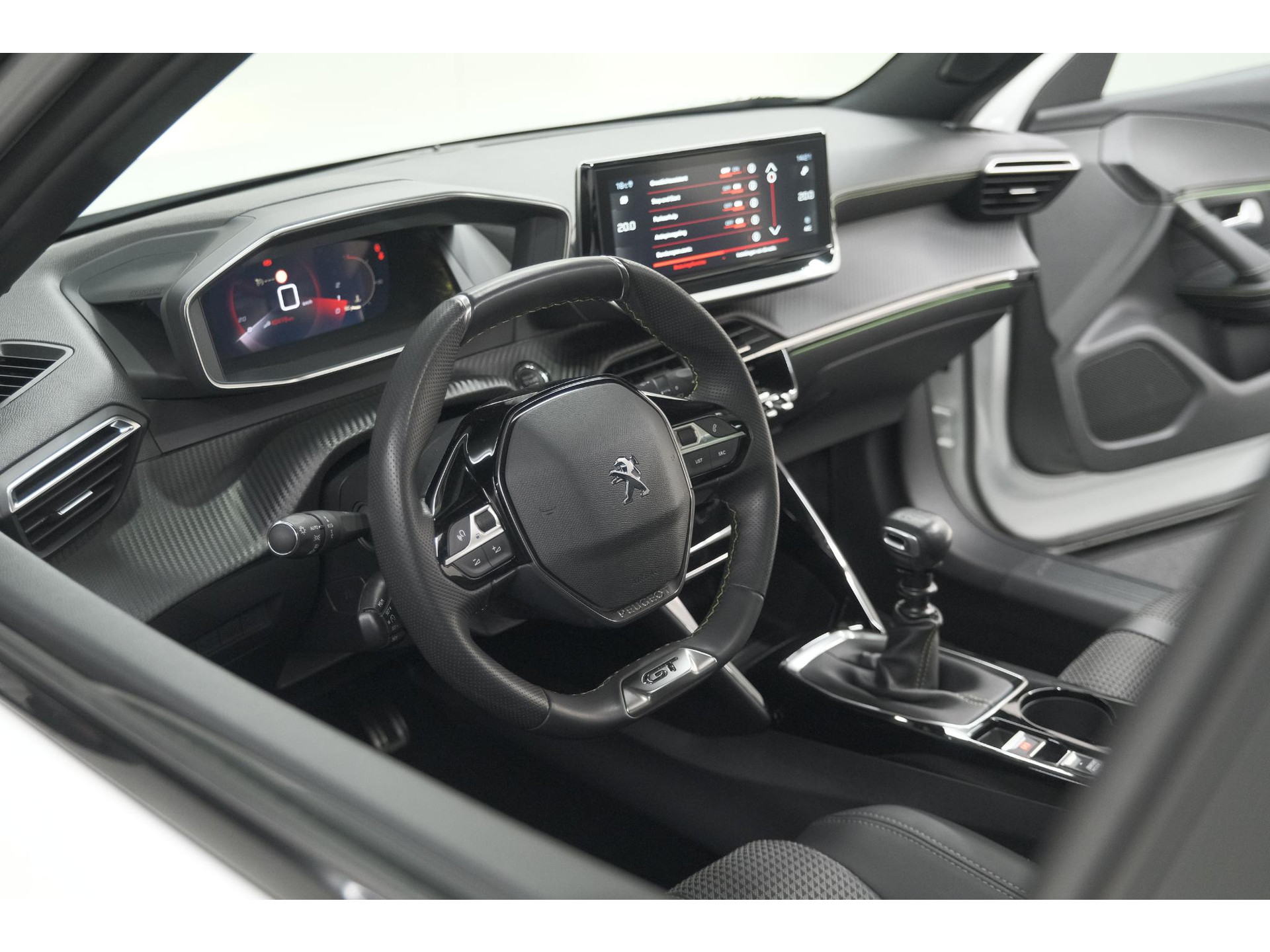 Peugeot 2008 PureTech 130 GT | Elektrisch Panoramadak | Camera | Dodehoekdetectie | Navigatie