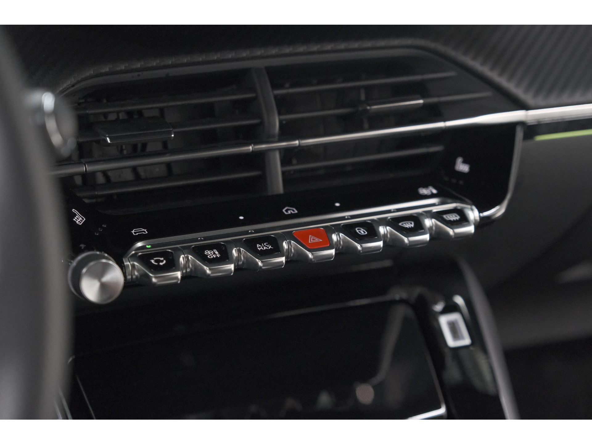 Peugeot 2008 PureTech 130 EAT8 GT | 360 Camera | Stoelmassage | Adaptieve Cruise Control | Dodehoekdetectie