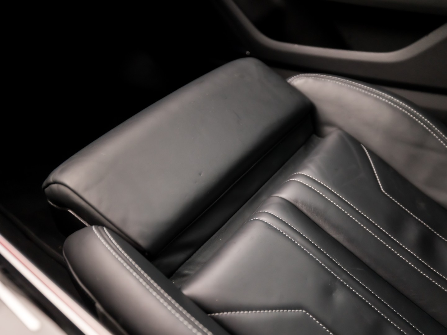 Audi A6 55 TFSI e Quattro S-Line Competition 367Pk Automaat (PANORAMADAK, CARBON PACK, BANG&OLUFSEN, APPLE CARPLAY, CAMERA, MEMORY SEATS, GETINT GLAS, HEAD-UP DISPLAY, ADAPTIVE CRUISE, SFEERVERLICHTING, NIEUWSTAAT)