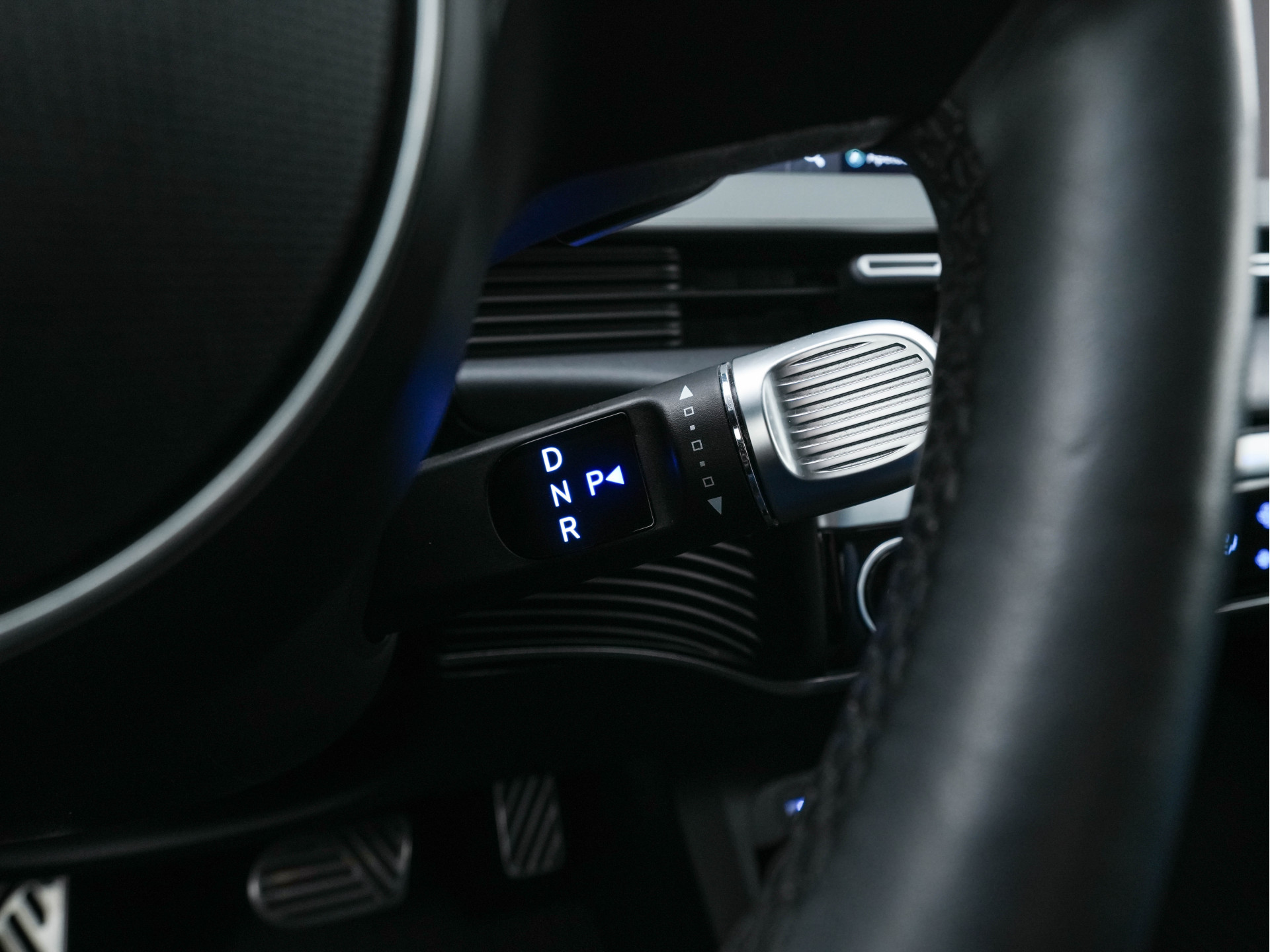 Hyundai IONIQ 5 Connect+ AWD 77.4 kWh [3-FASE]  { SOH-92% } (INCL-BTW) Aut.* HEATPUMP | LEATHER | BOSE-AUDIO | FULL-LED | DIGI-COCKPIT | AMBIENT-LIGHT | DAB | SHIFT-PADDLES | HEAD-UP | NAVI-FULLMAP | KEYLESS | CAMERA | HEATED-COMFORTSEATS | ...