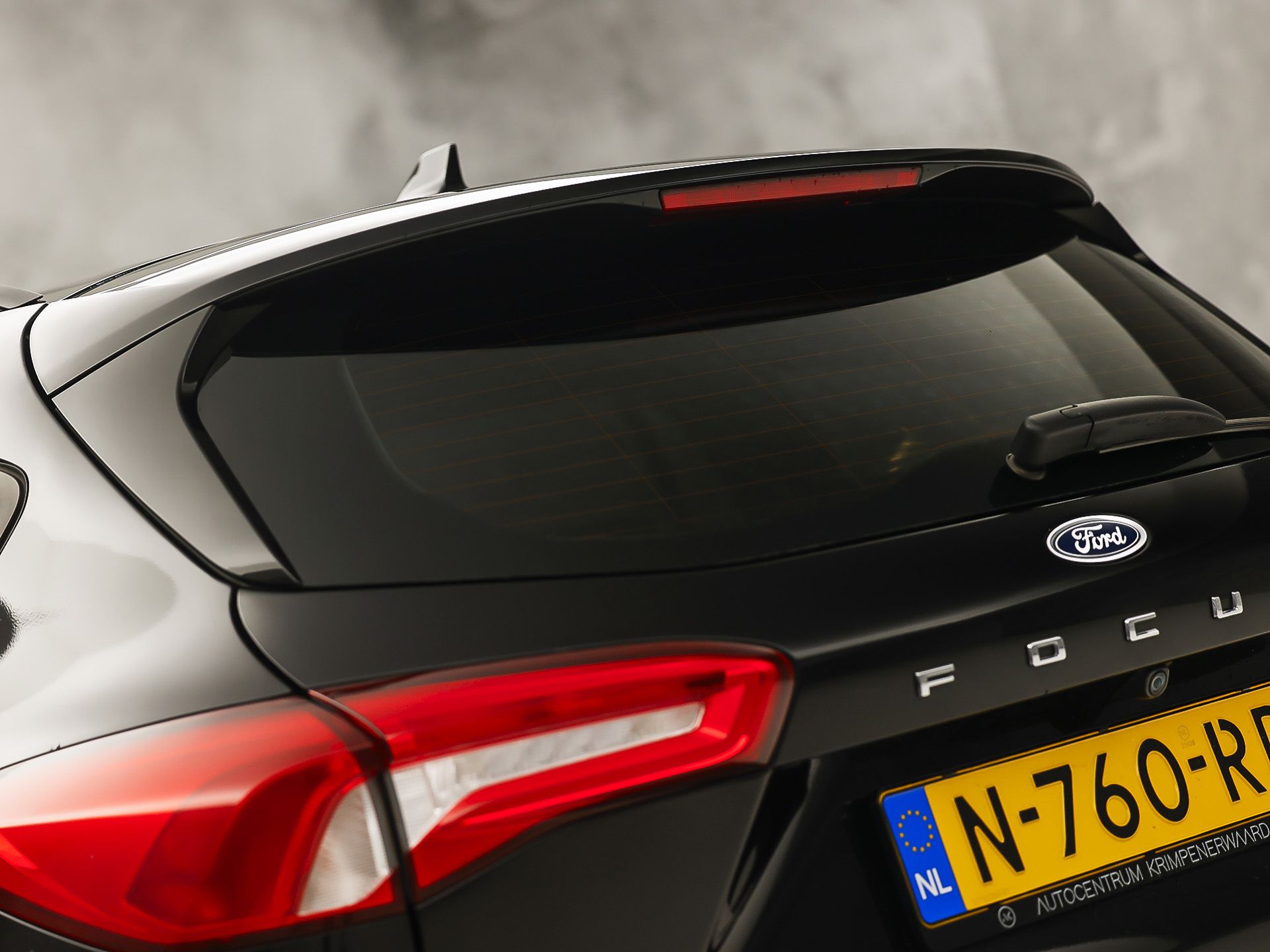 Ford Focus Wagon 1.0 EcoBoost ST Line Sport 125PK (APPLE CARPLAY, GROOT NAVI, STUUR/STOELVERWARMING, GETINT GLAS, CAMERA, ADAPTIVE CRUISE, SPORTSTOELEN, KEYLESS, LANE ASSIST, NIEUWSTAAT)