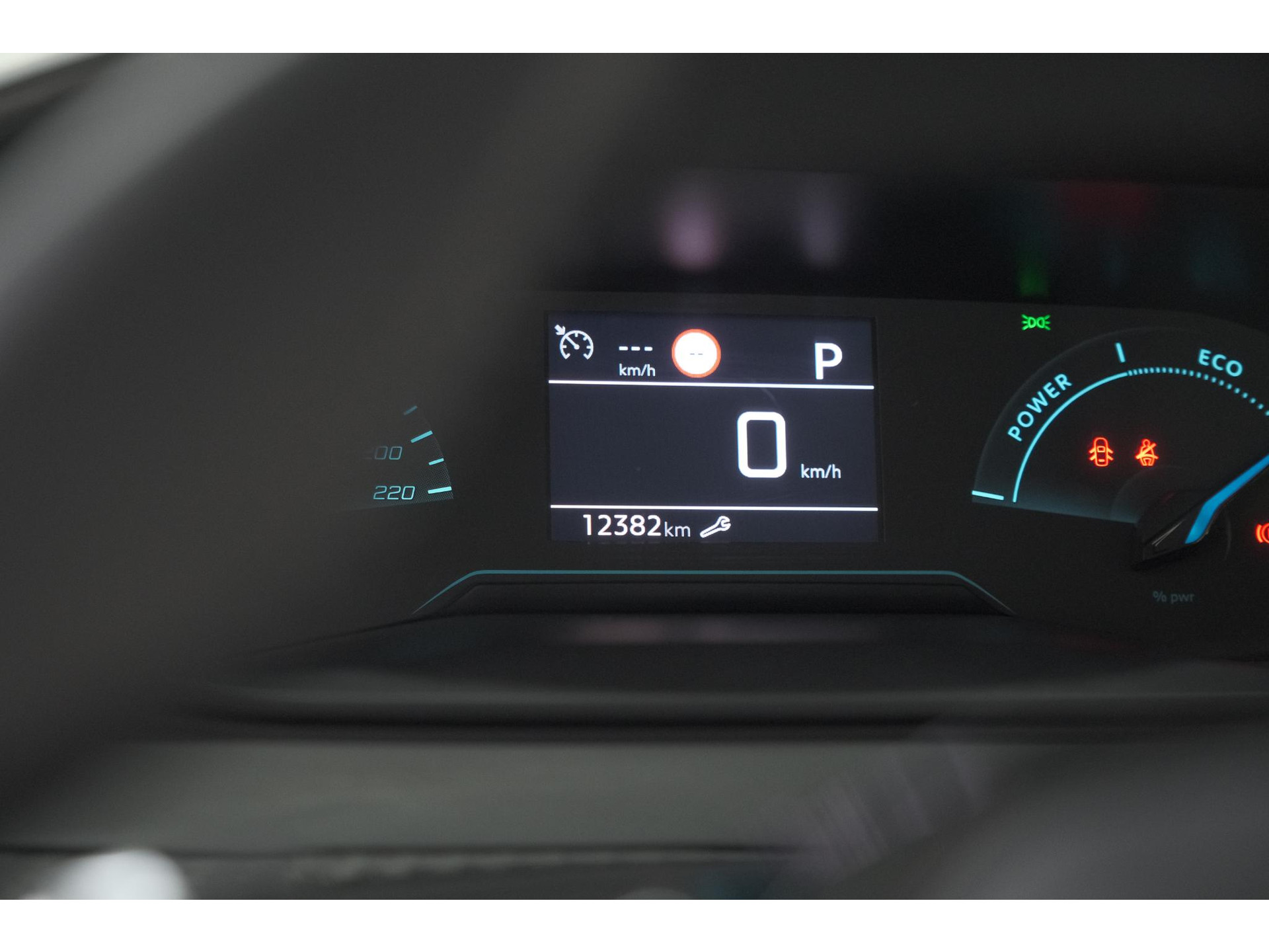 Peugeot 208 1.2 Hybrid 110 e-DCS6 Style | Parkeersensoren | Apple Carplay | Cruise Control | Airco