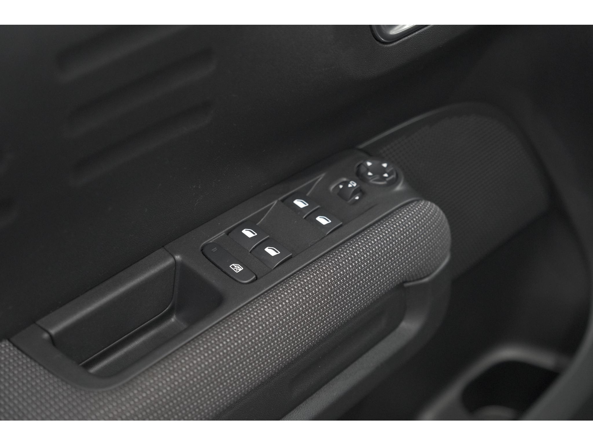 Citroen C3 Aircross PureTech 110 C-Series | Trekhaak | Navigatie | Parkeersensoren | Apple Carplay