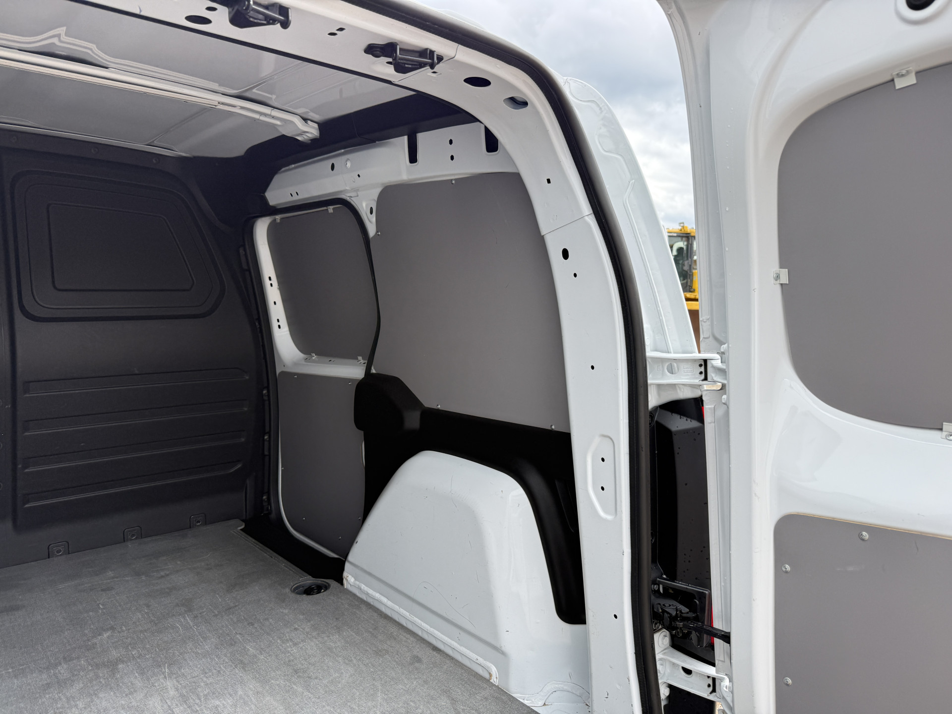 Mercedes-Benz Citan Pro 1.3 102PK **Benzine** L1 LED Airco Cruise control 1500kg Trekhaak Camera Carplay