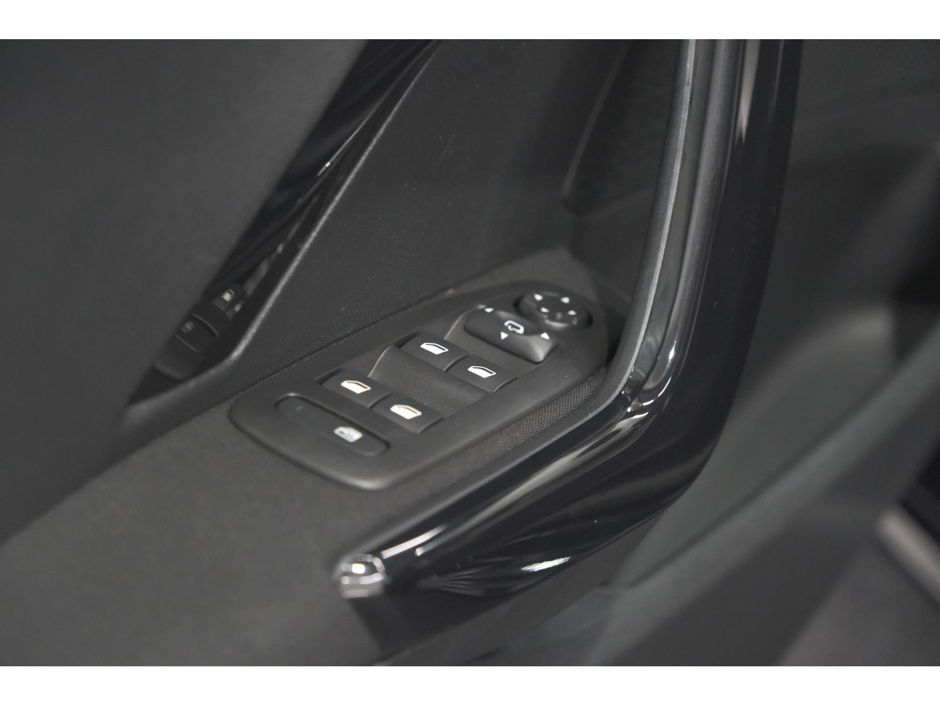 Peugeot 208 PureTech 110 Tech Edition | Camera | Apple Carplay | Parkeersensoren