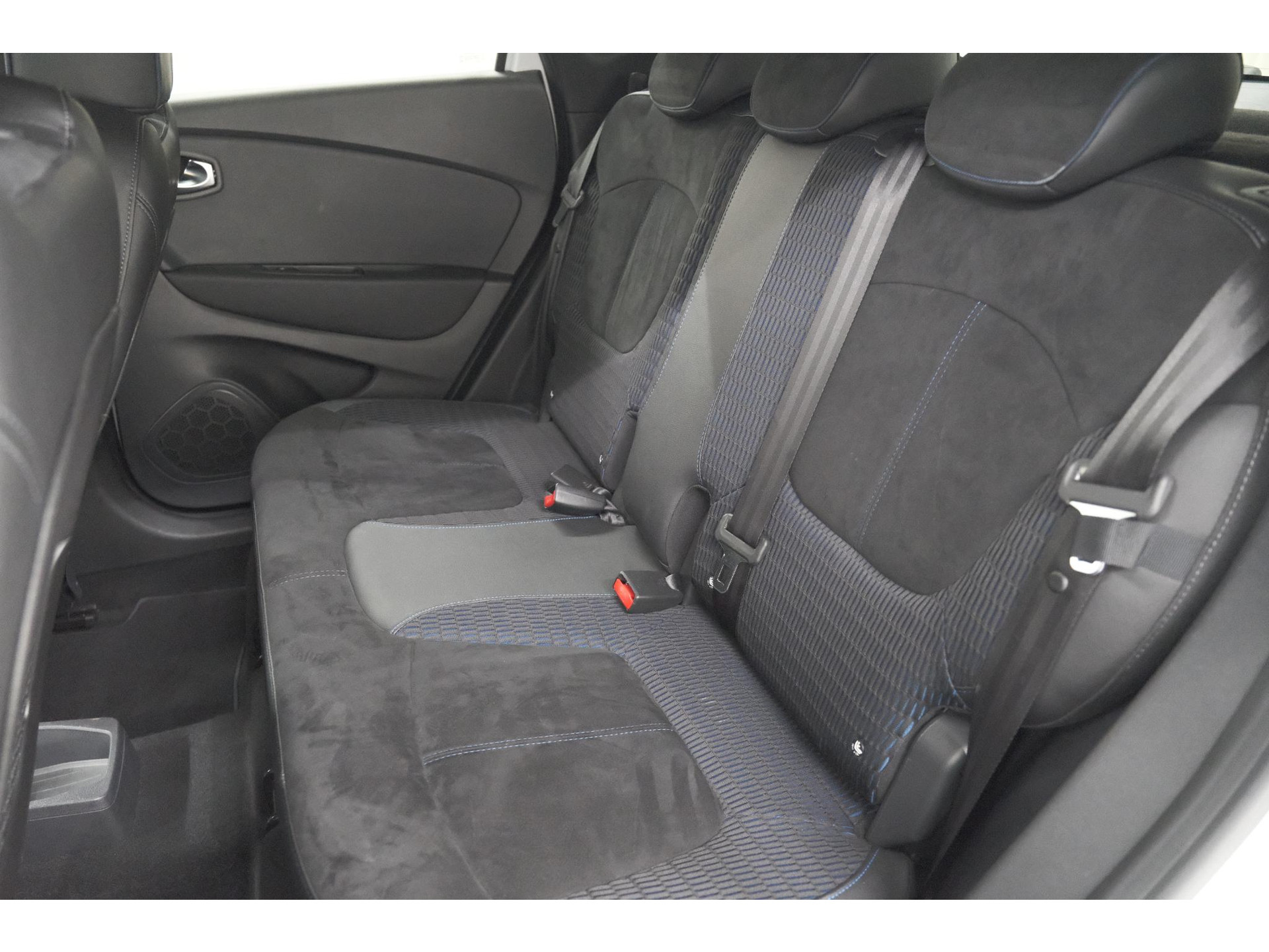 Renault Captur TCe 150 EDC S-Version | Trekhaak| Camera | Dodehoekdetectie | Navigatie