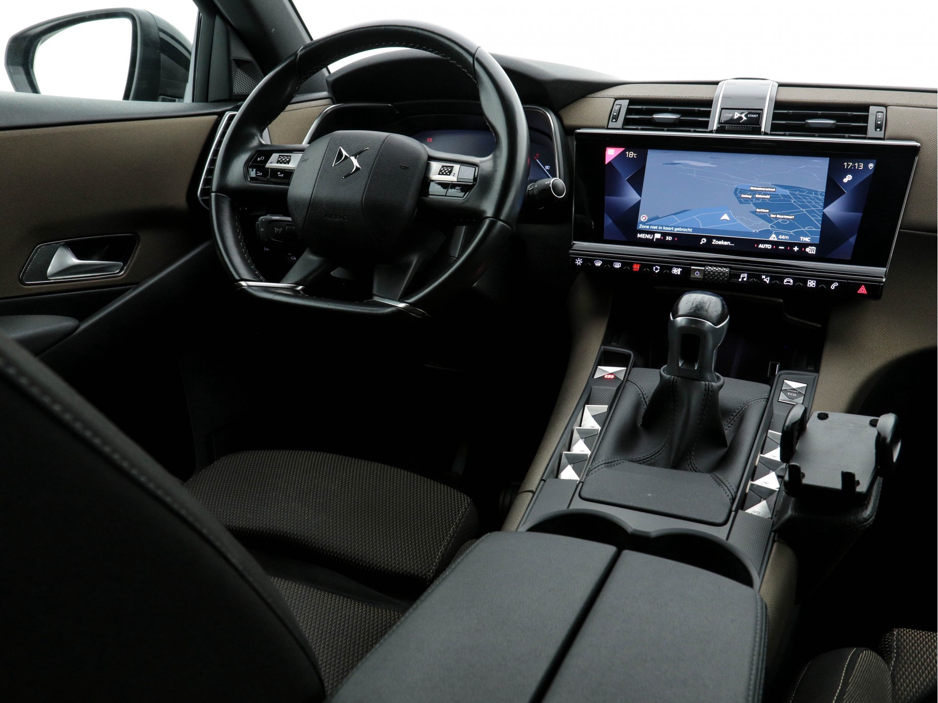 DS 7 Crossback 1.5 BlueHDI So Chic *DIGI-COCKPIT | NAVI-FULLMAP | FULL-LED | MICROFIBRE | CAMERA | KEYLESS | CARPLAY | ADAPT.CRUISE | DAB | HEATED-SEATS | TOWBAR | PDC | SPORT-SEATS | 18"ALU*