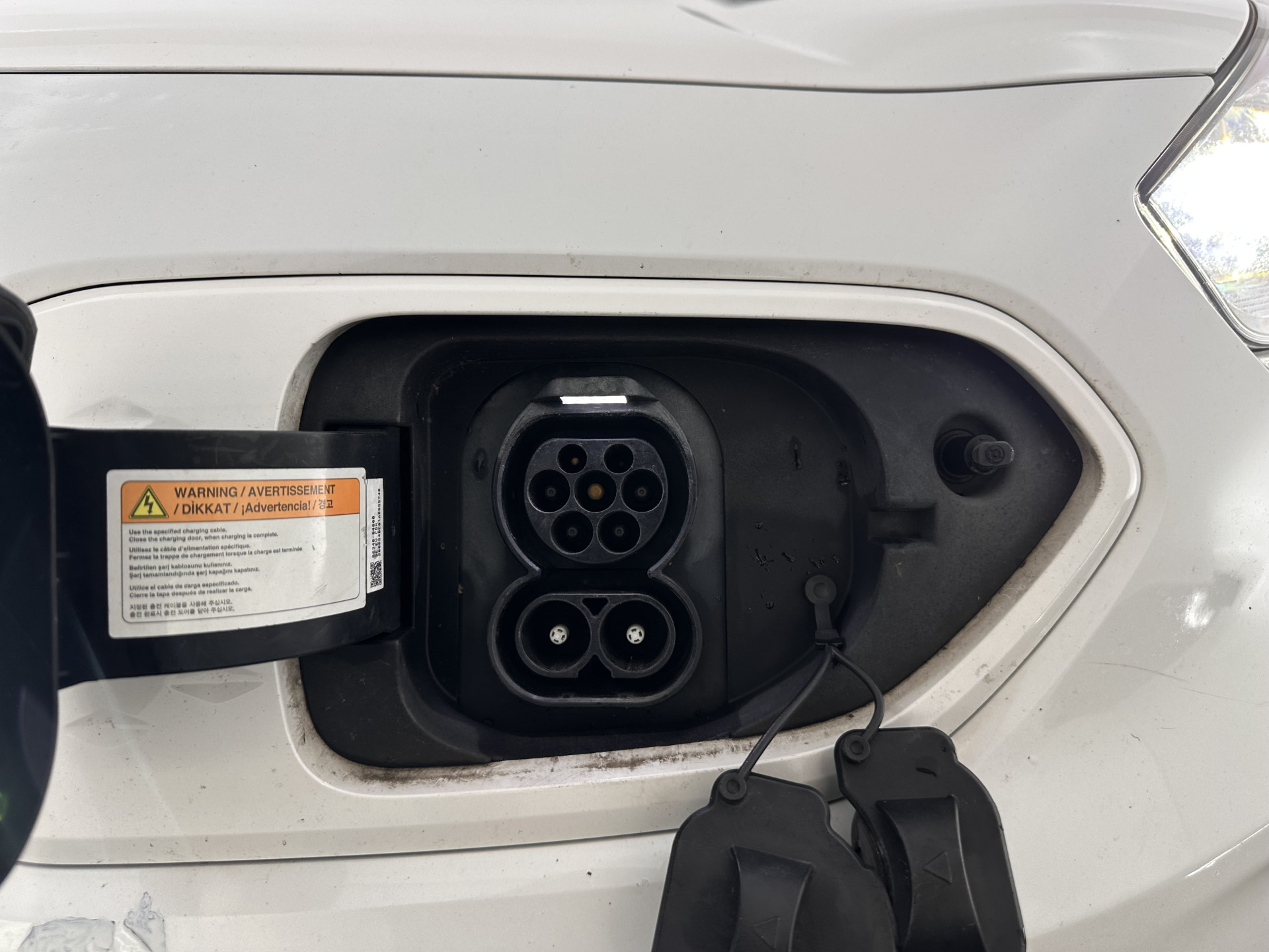 Kia e-Niro ExecutiveLine 64 kWh [ 3-Fase ] {SOH-100%} (INCL-BTW)  Aut.*HEATPUMP | LEATHER | FULL-LED | NAVI-FULLMAP | ADAPTIVE-CRUISE | CAMERA | MEMORY-PACK | LANE-ASSIST | KEYLESS | DIGI-COCKPIT | PRIVACYGLASS | SHIFTPADDLES | 17"ALU*