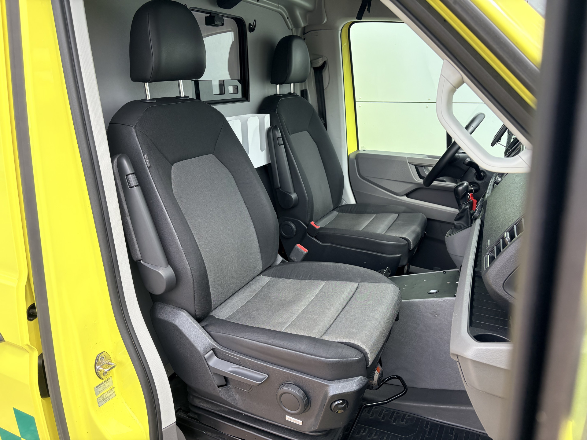 Volkswagen Crafter 2.0 TDI 177PK Ambulance L3H3 Automaat ACC Climate Control Stroompunten Laadruimte Parkeersensoren