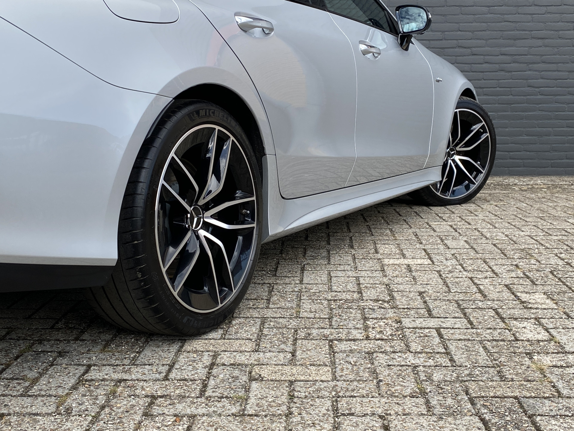 Mercedes-Benz CLS-klasse AMG 53 4MATIC+ Premium Plus 435 PK | dealer onderh. | luchtvering | night pakket | full option | AMG drivers package