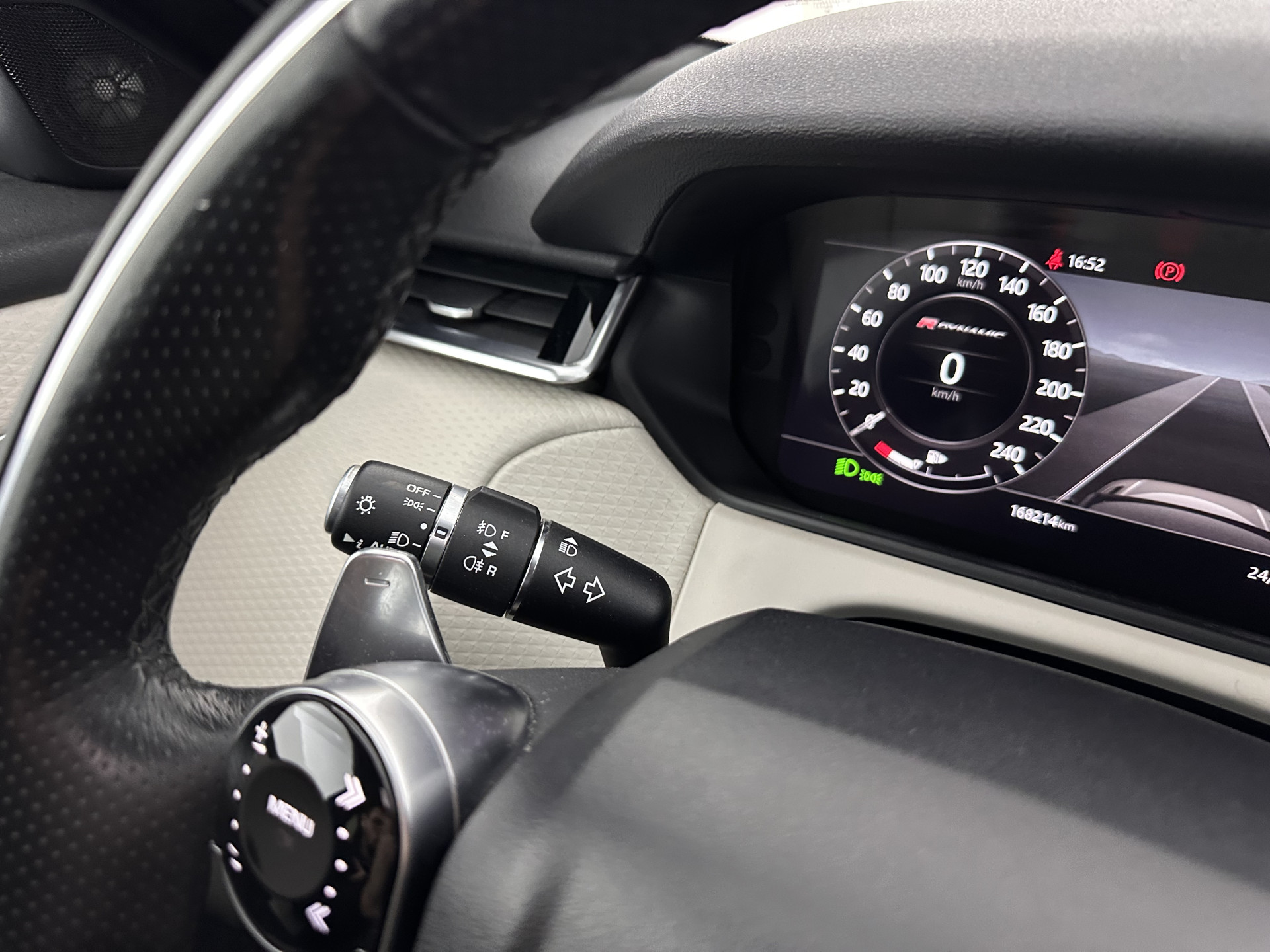 Land Rover Range Rover Velar 2.0 I4 AWD R-Dynamic HSE Aut. *PANO | LEATHER | FULL-LED | MEMORY-PACK | BLINDSPOT | MERIDIAN-SURROUND | DIGI-COCKPIT | CAMERA | KEYLESS | HEATED-COMFORTSEATS | PRIVACYGLASS | SHIFTPADDLES | HEAD-UP | 21"ALU*