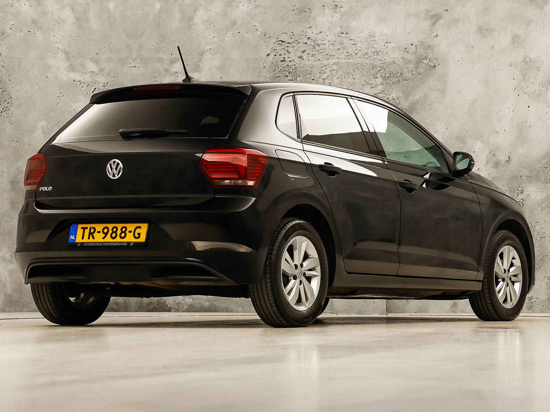 Volkswagen Polo 1.0 TSI Sportline (APPLE CARPLAY, GROOT NAVI, GETINT GLAS, LM VELGEN, SPORTSTOELEN, ADAPTIVE CRUISE, NIEUWSTAAT)