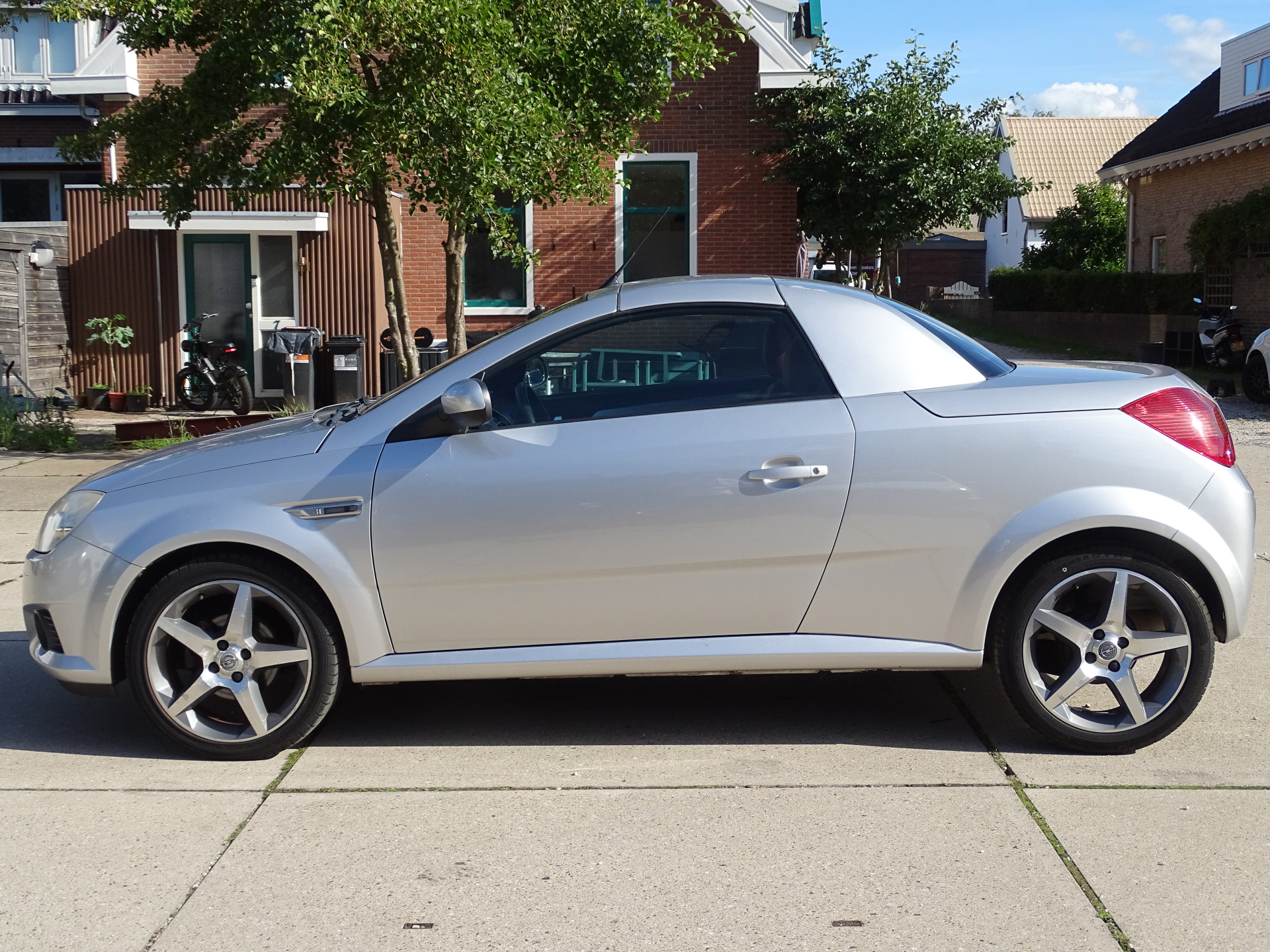 Opel Tigra TwinTop hardtop cabriolet 1.4-16V Temptation