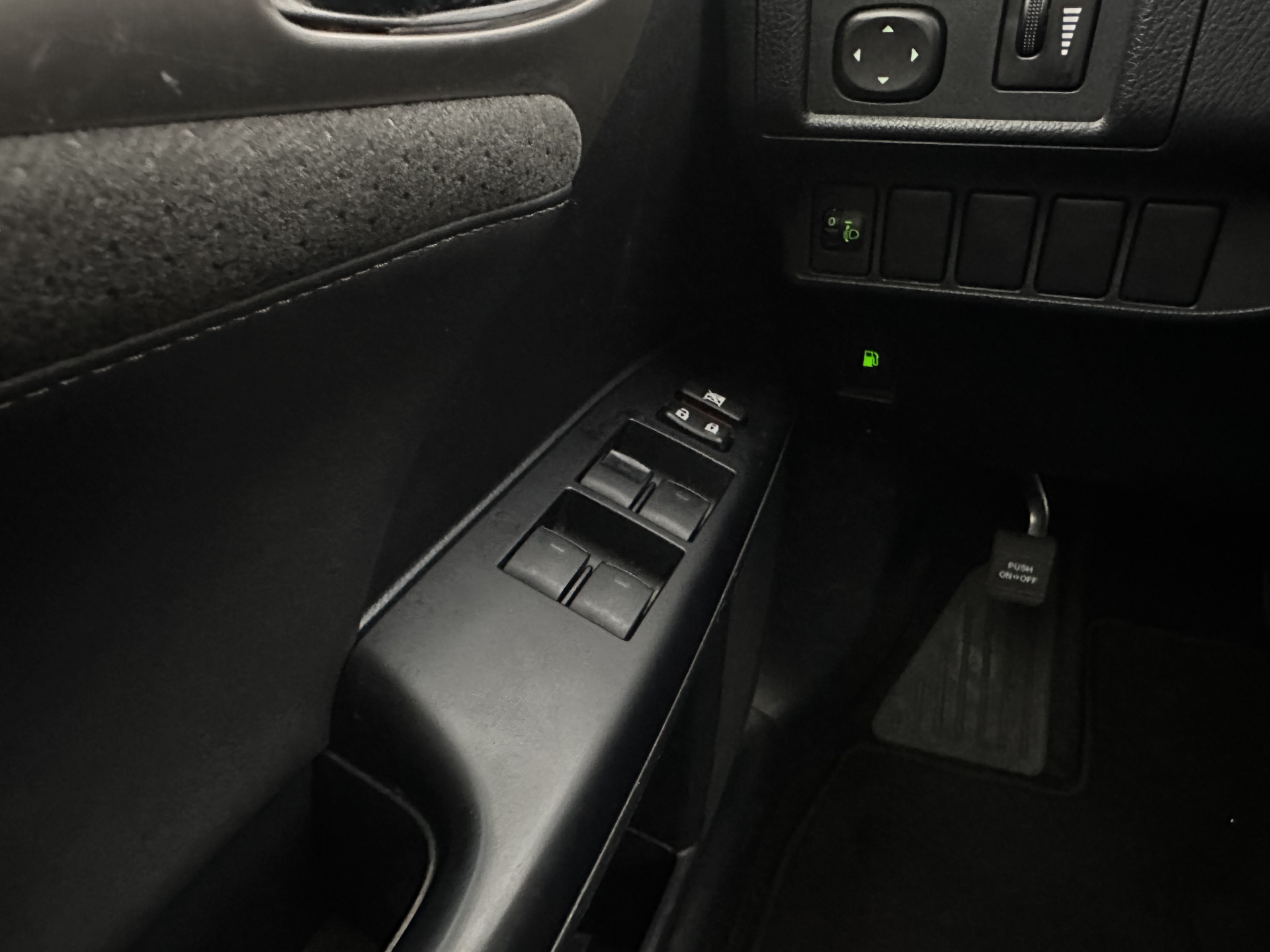 Lexus CT 200h Business Line Aut.*NAVI-FULLMAP | ALCANTARA | COMFORT-SEATS | CAMERA | ECC | CRUISE | 16''ALU*