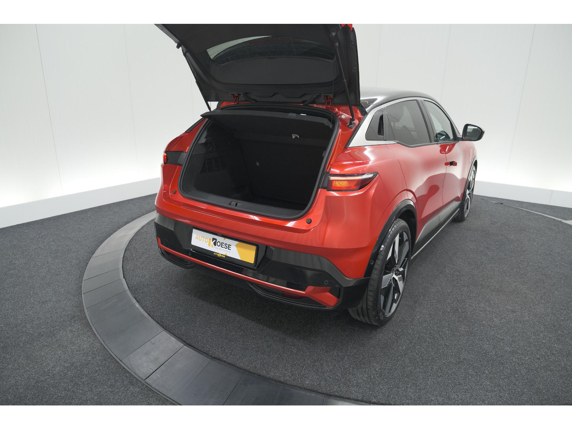 Renault Megane E-Tech EV60 220 Charge Techno | Adaptieve Cruise Control | Winterpakket | Dodehoekdetectie | Harman Kardon