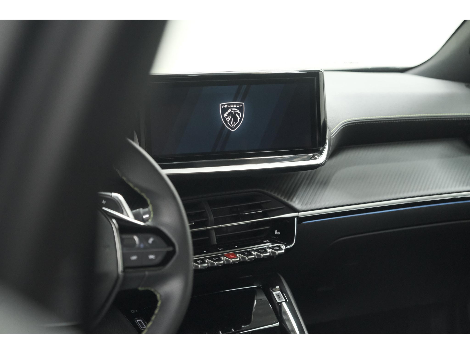 Peugeot 2008 PureTech 130 EAT8 GT | 360 Camera | Adaptieve Cruise Control | Stoelmassage | Apple Carplay