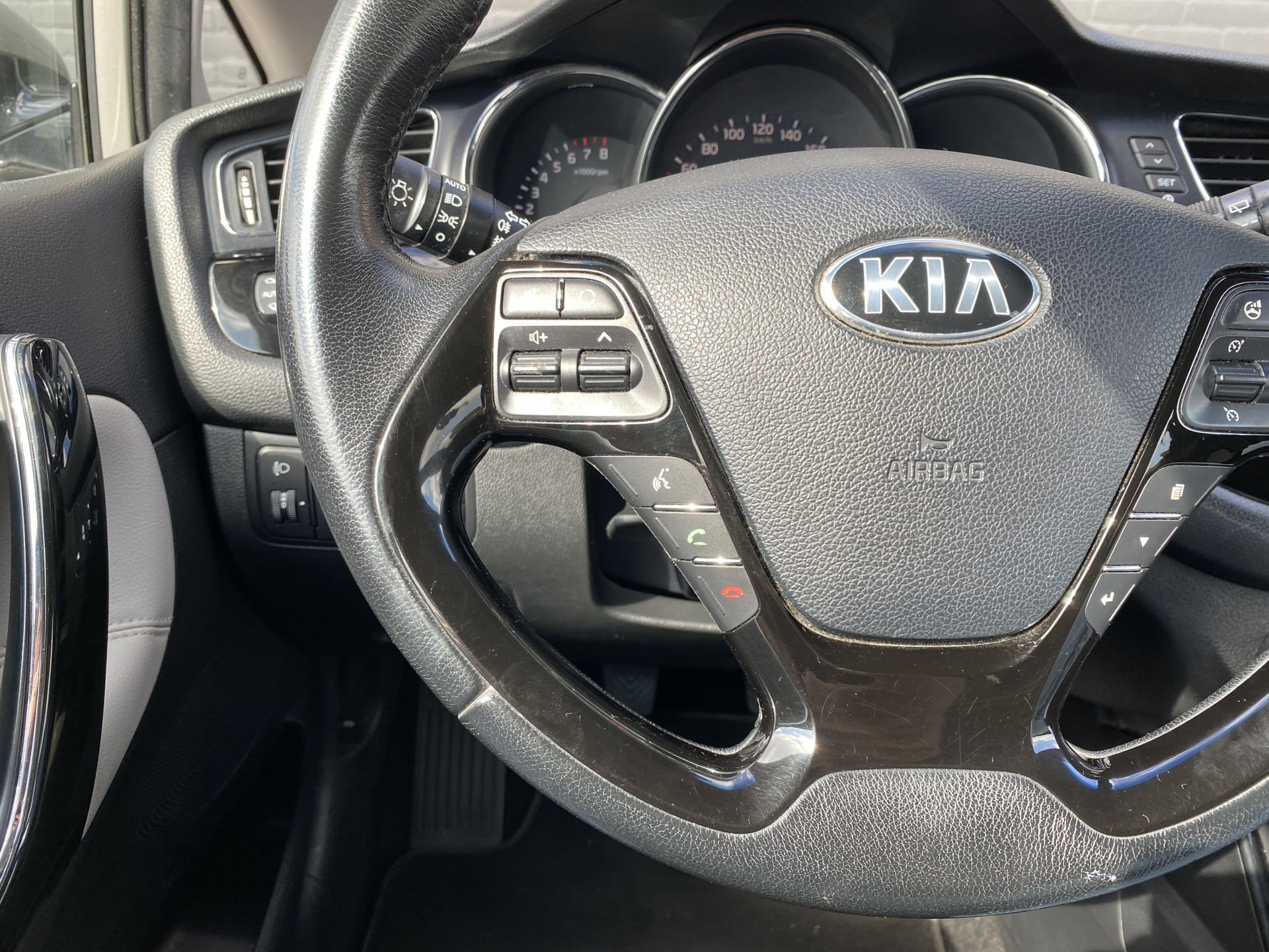 Kia Cee'd 1.6 GDI Super Pack 136 pk | navigatie | trekhaak | all season banden | keyless go | camera