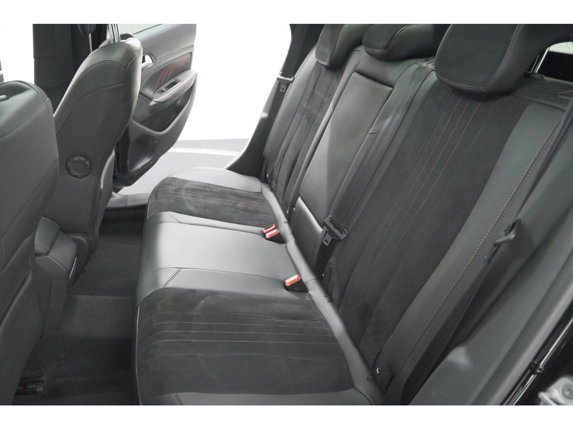 Peugeot 308 SW PureTech 130 GT-line | Trekhaak | Panoramadak | Camera | Alcantara Bekleding | Dodehoekdetectie