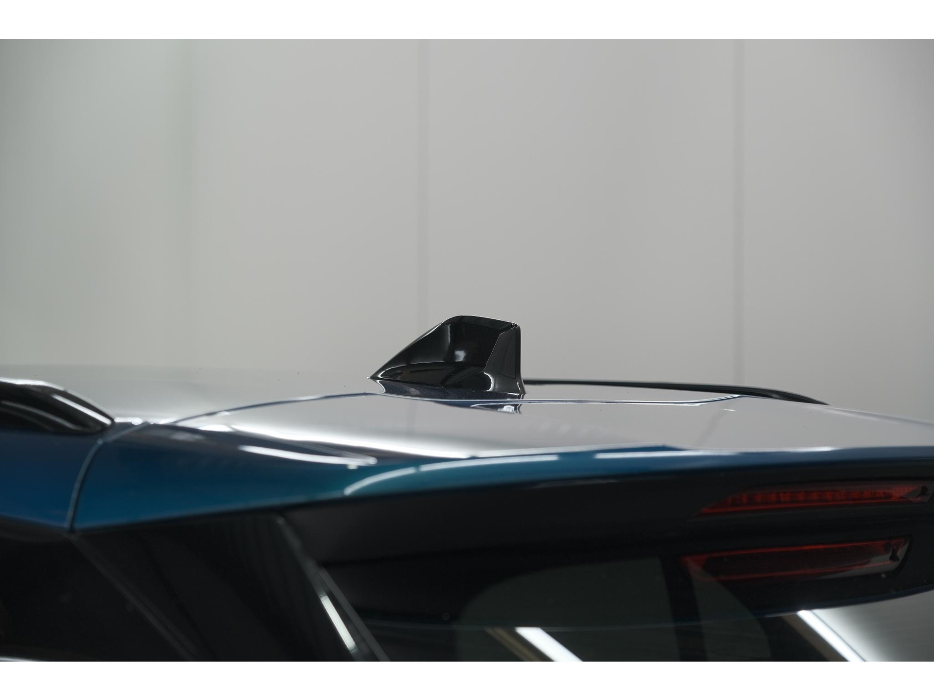 Peugeot 2008 1.2 Hybrid 145 Allure | Apple Carplay | Climate Control | Parkeersensoren Voor + Achter