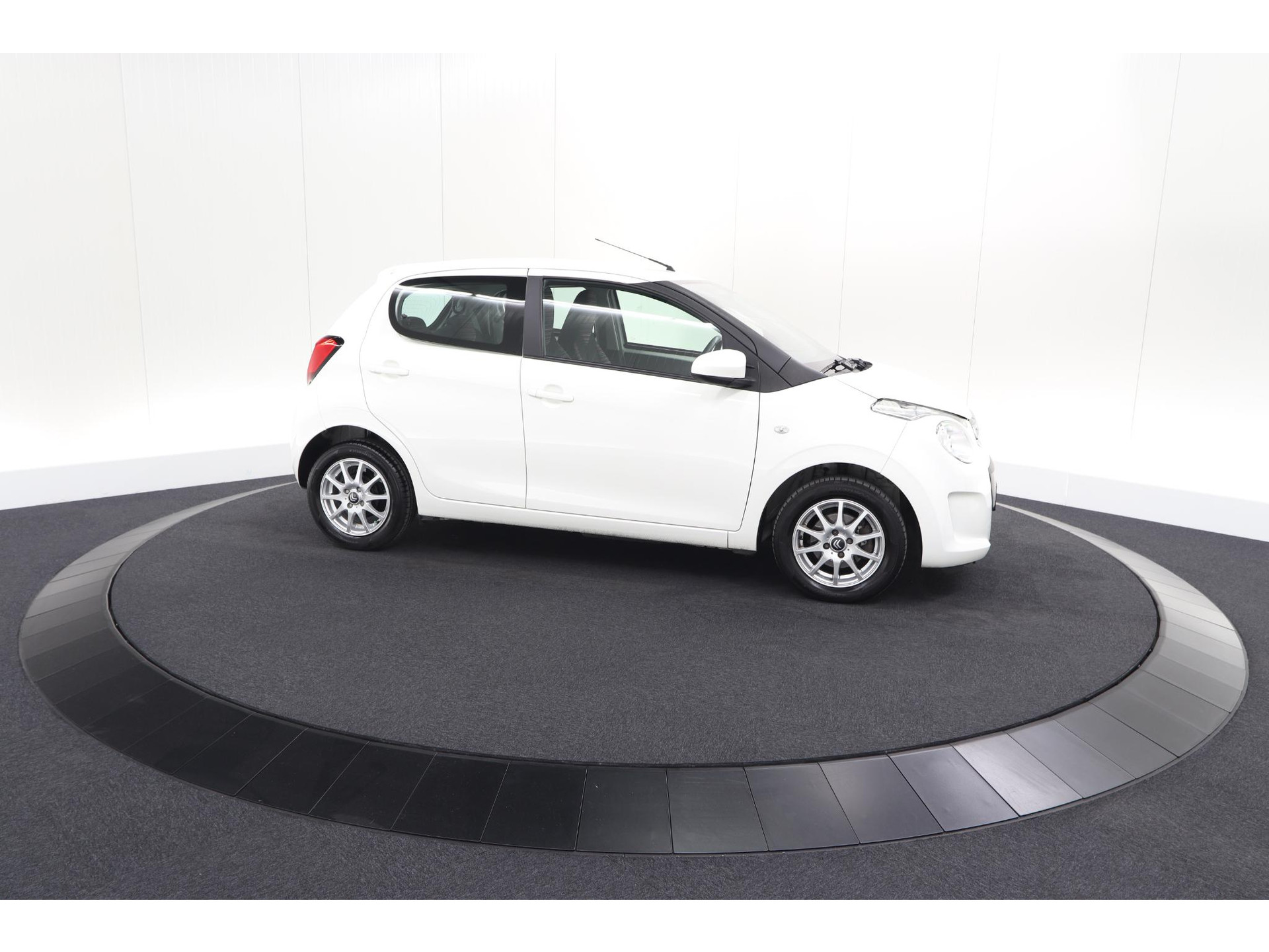 Citroen C1 1.0 e-VTi Feel | Camera | Airco | Lichtmetalen Velgen | DAB | 5 Deurs