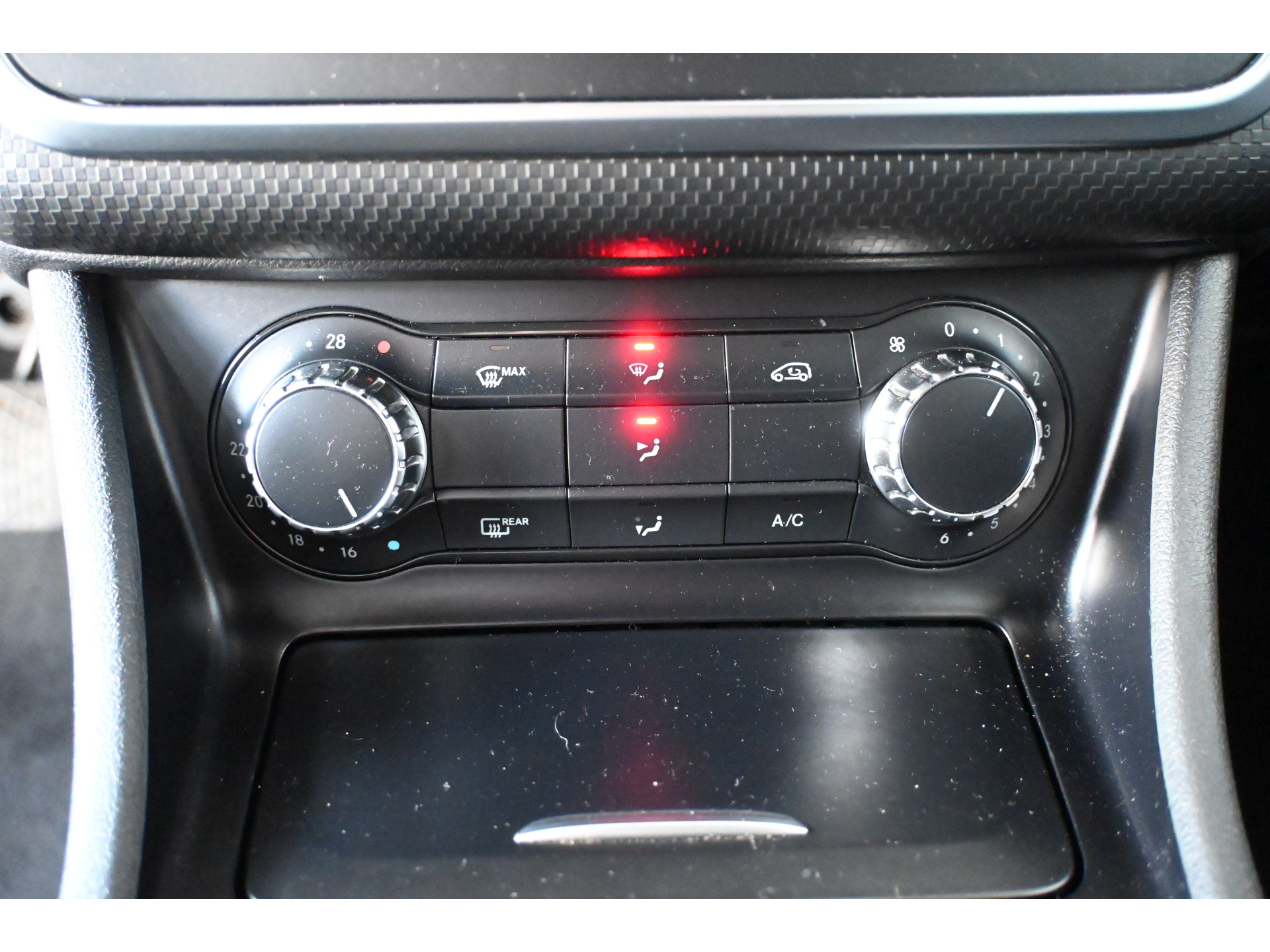 Mercedes-Benz A-klasse 180 CDI AMG Automaat Airco Navigatie Stoelverwarming Rijklaarprijs Inruil Mogelijk!