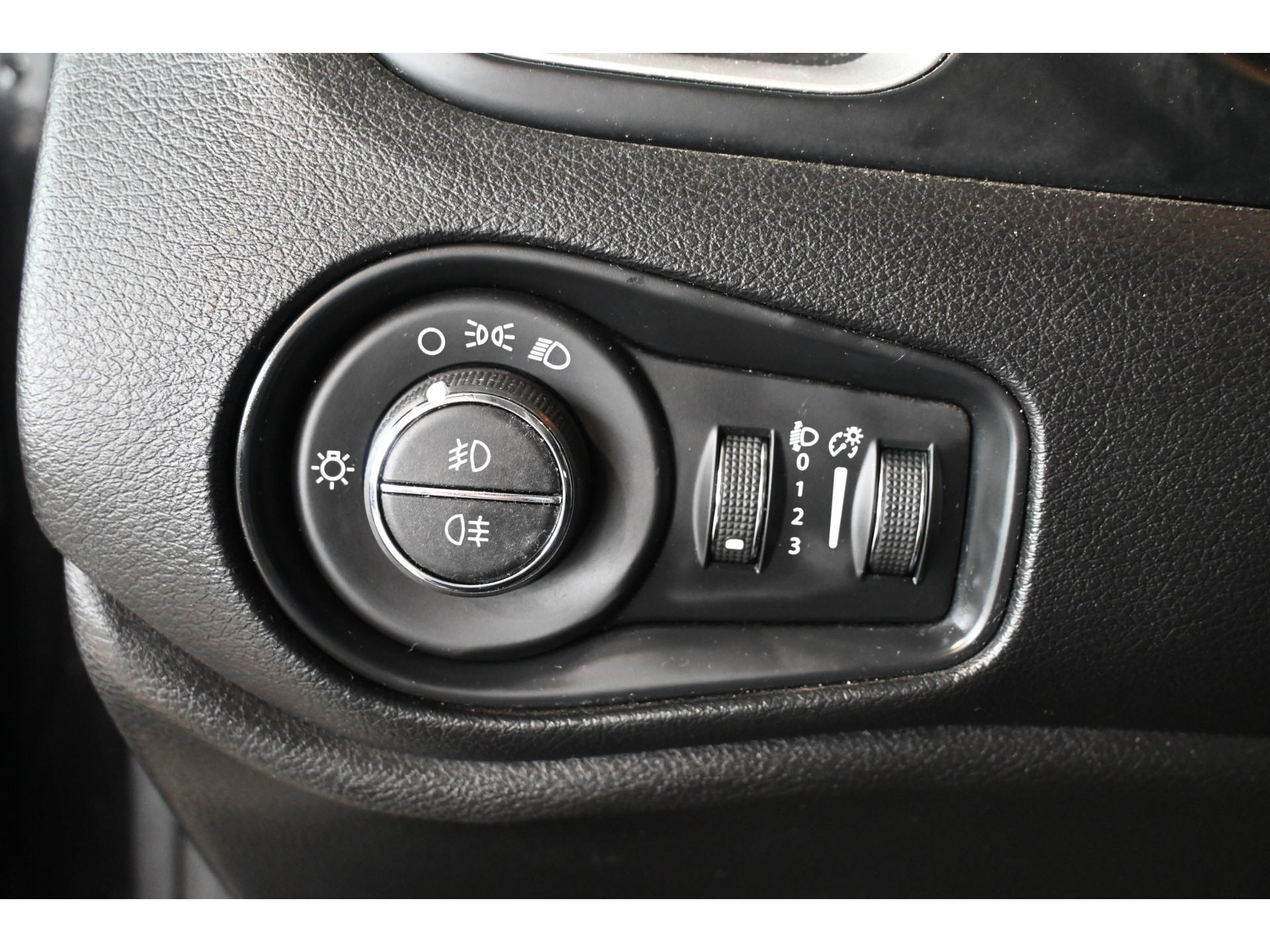 Jeep Renegade 1.3T Limited Automaat Clima Carplay Cruise Control 1e Eigenaar Rijklaarprijs! Inruil Mogelijk!