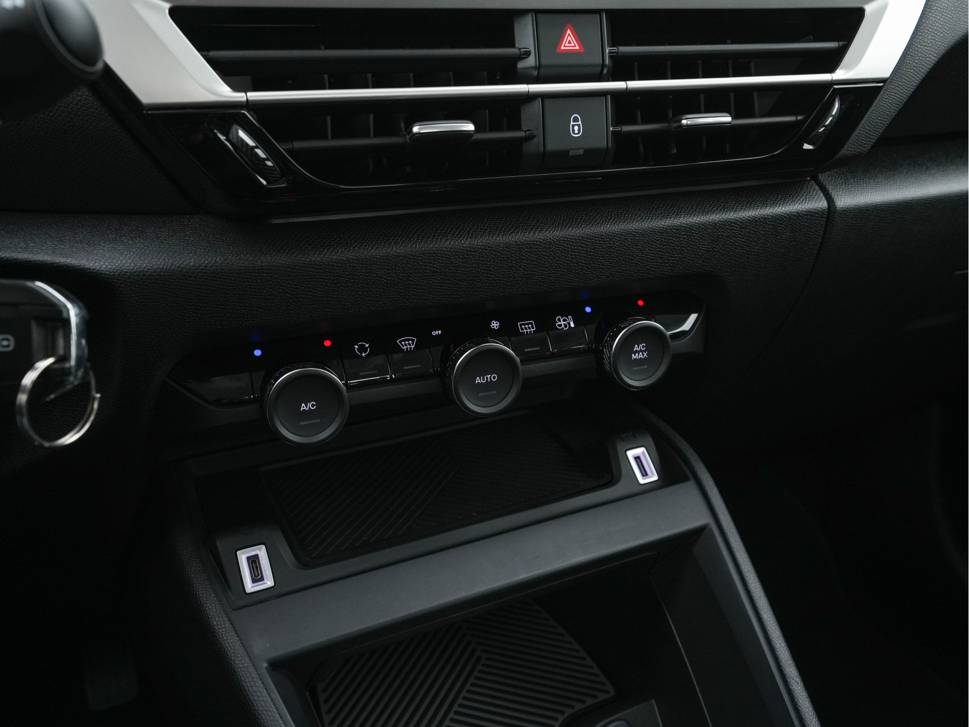 Citroën Ë-C4 X Feel 50 kWh (SOH-100%) AUT.* HEAT-PUMP | CARPLAY | DIGI-COCKPIT | CRUISE | COMFORT-SEATS | 18'' ALU*