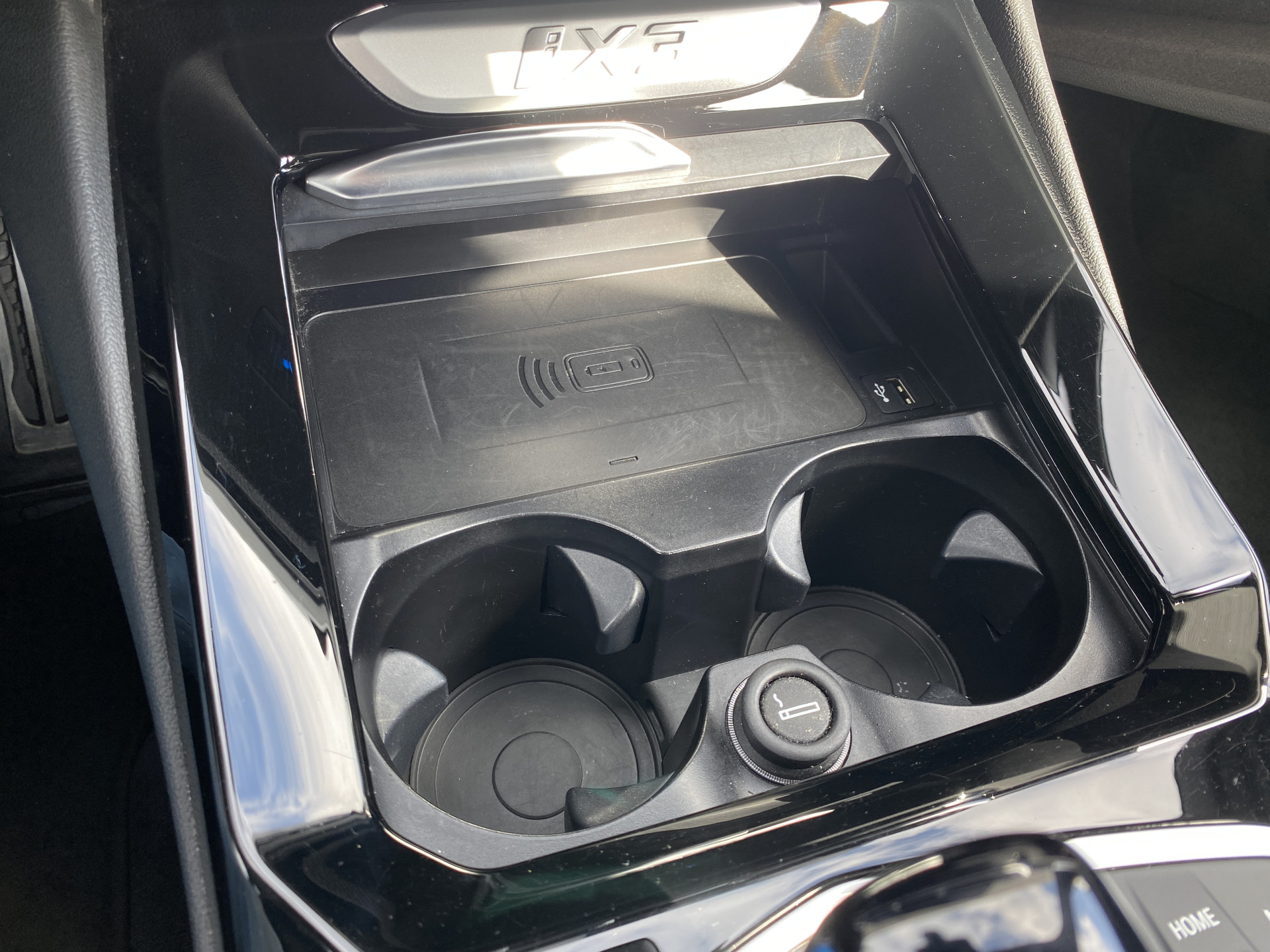BMW iX3 M Sport High Executive 80 kWh | 1e eigenaar | dealer onderhouden | panoramadak | leder interieur | SOH accu 99.5%